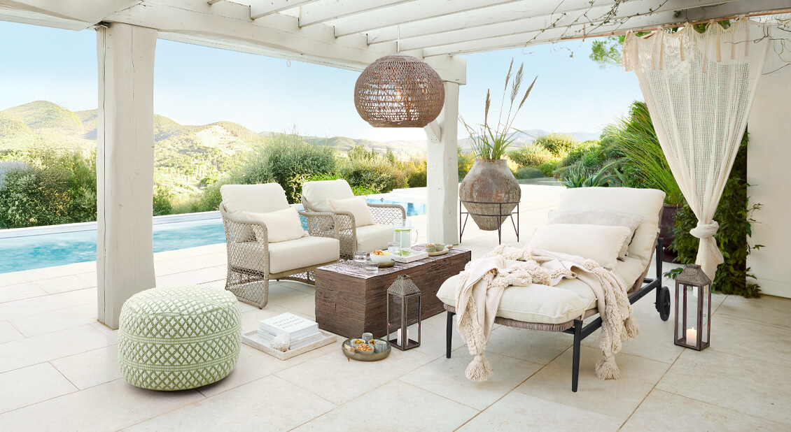 Sueños bajo una pérgola blanca