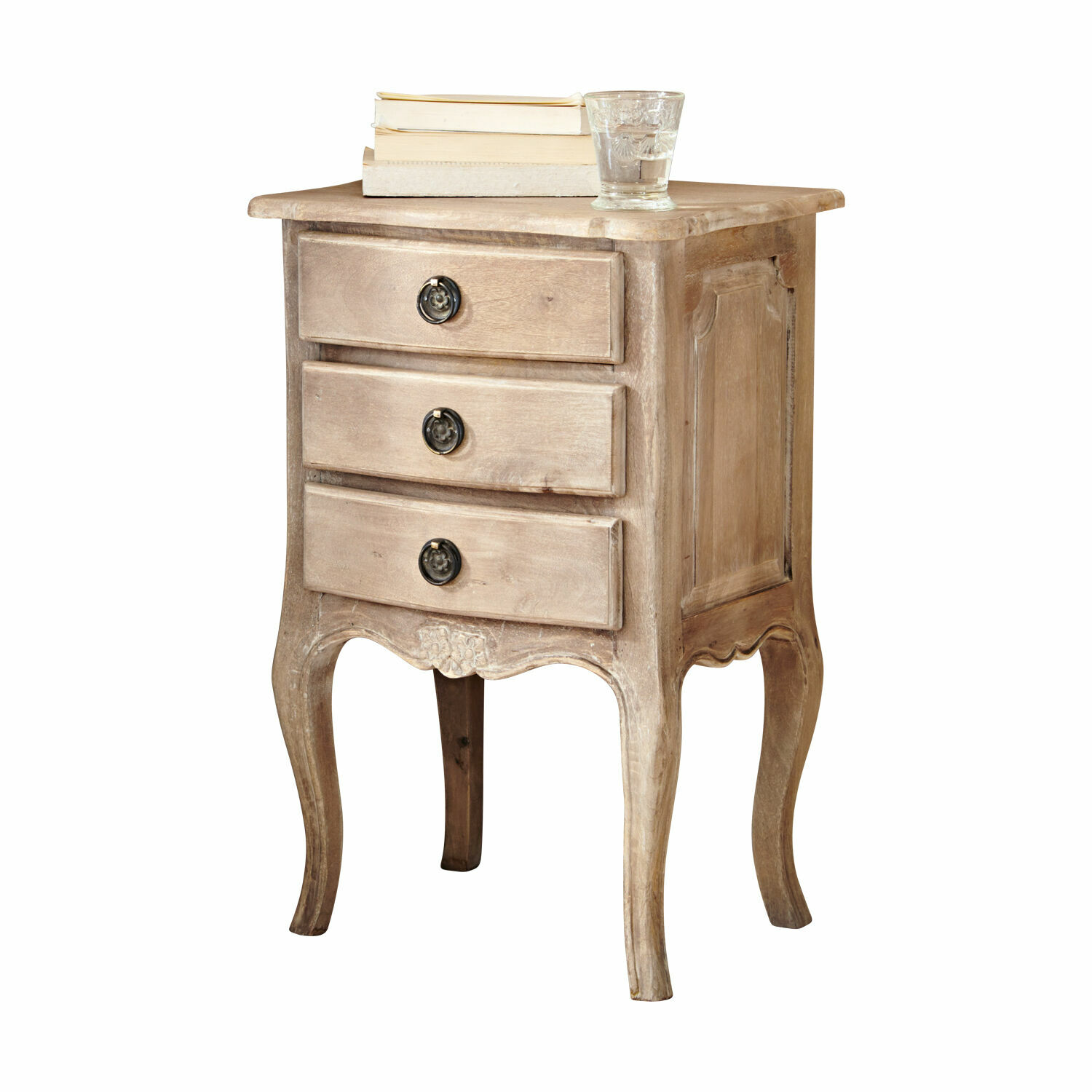 Mesilla de noche Loury Mesita de noche de madera natural estilo vintage con tres cajones y tiradores decorativos