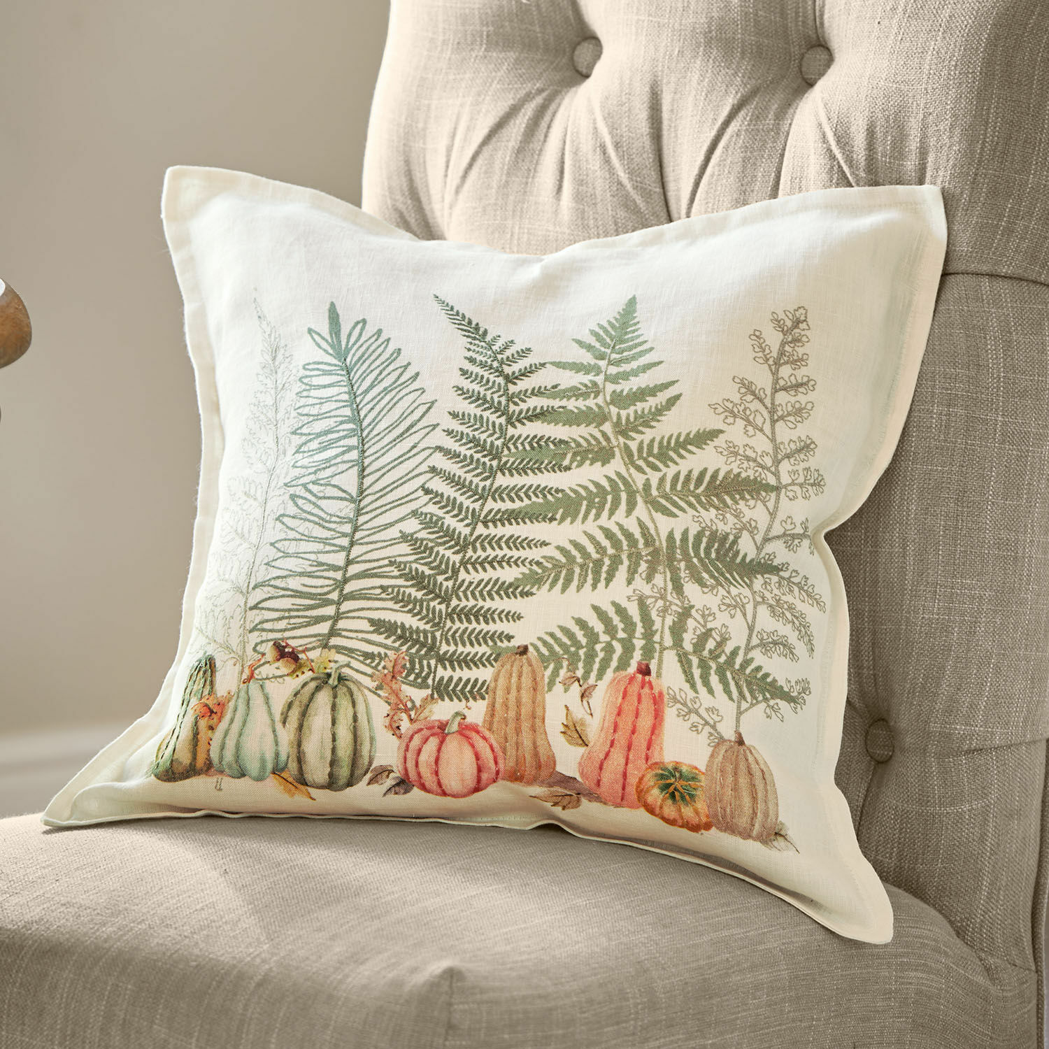 Funda de cojín Lorimare Cojín decorativo de algodón color crema con estampado de helechos verdes y calabazas