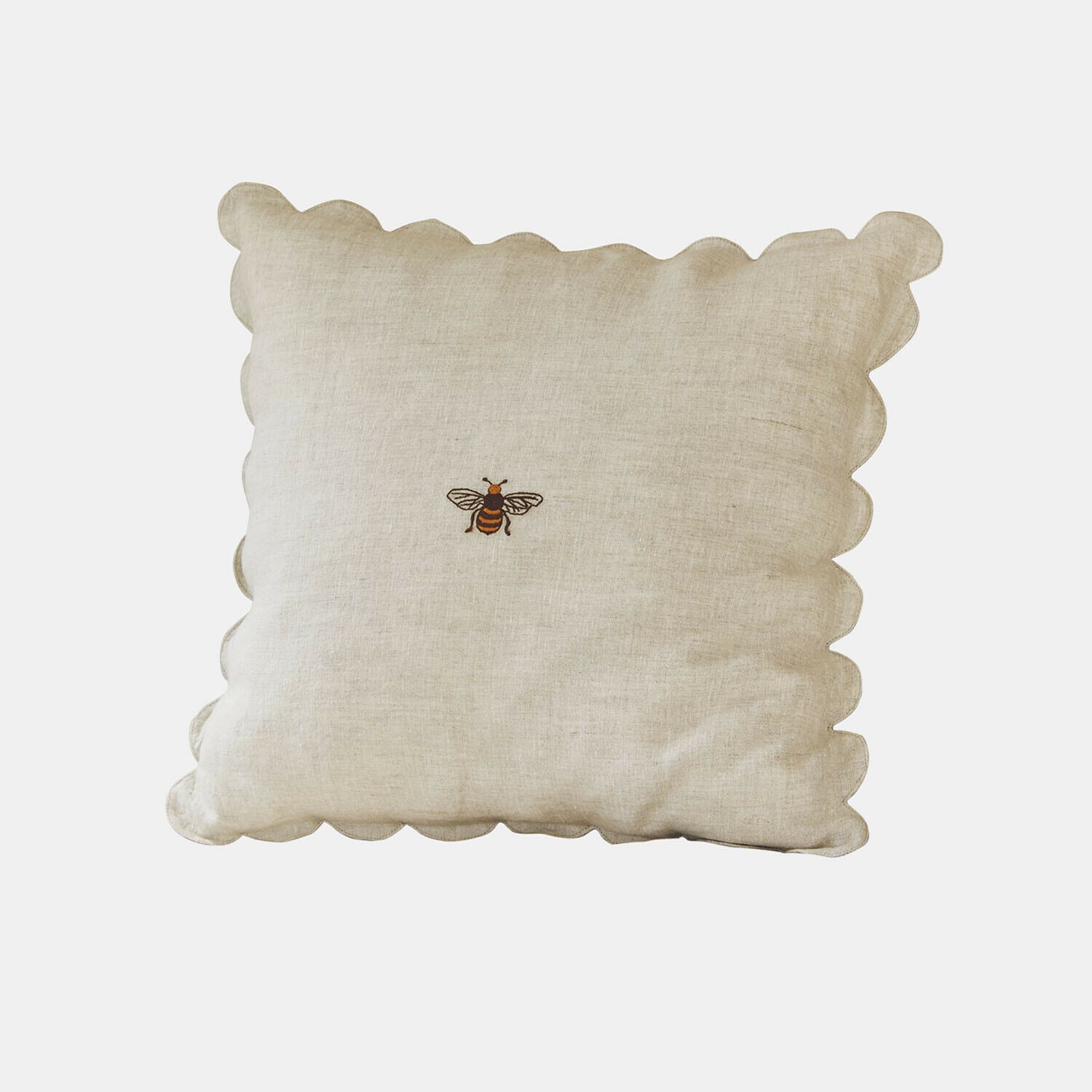 Funda de cojín Fluttery Cojín beige de lino con borde ondulado y bordado de abeja, accesorio decorativo para salón
