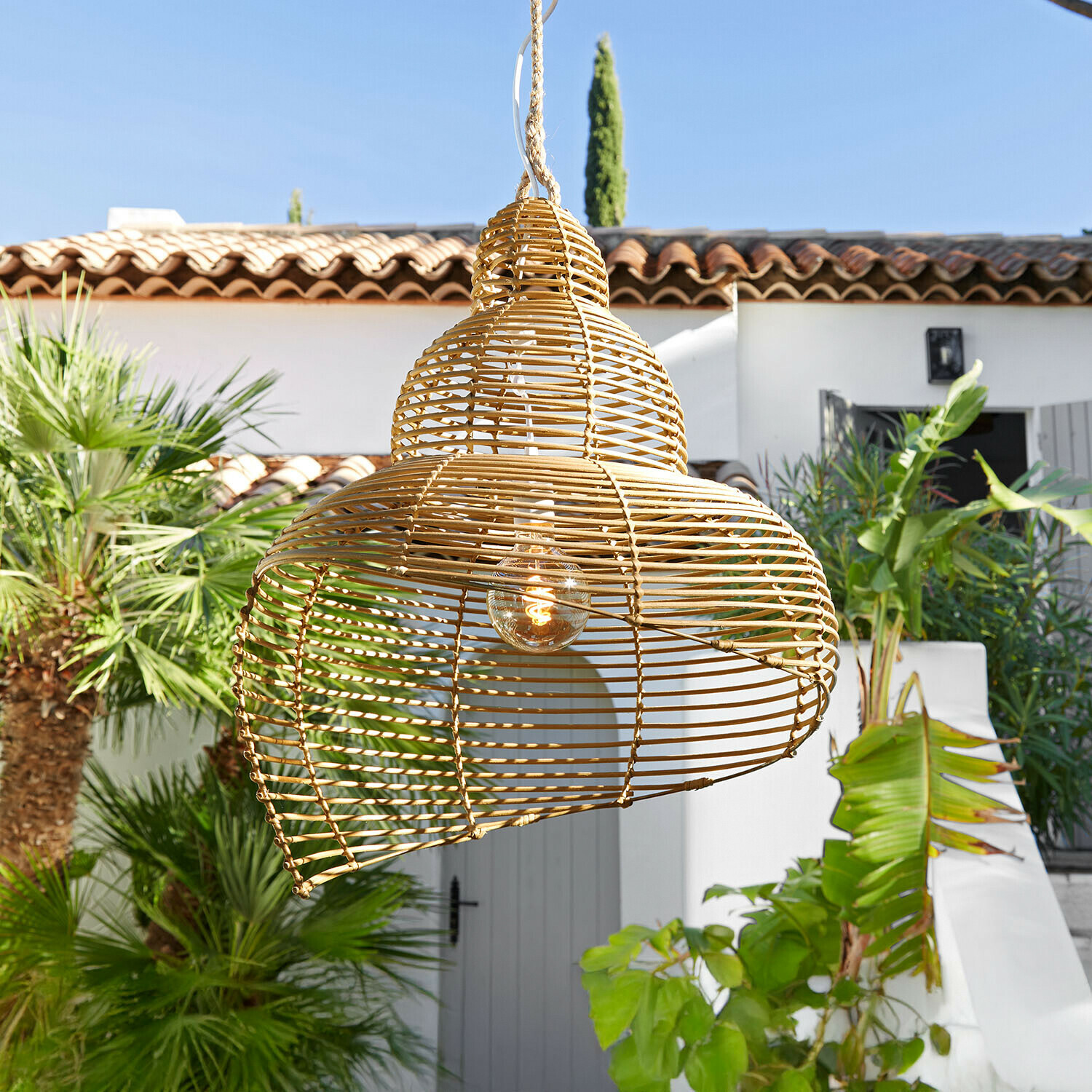 Pantalla Zolaira Lámpara colgante de ratán natural, perfecta para decorar jardín o terraza exterior