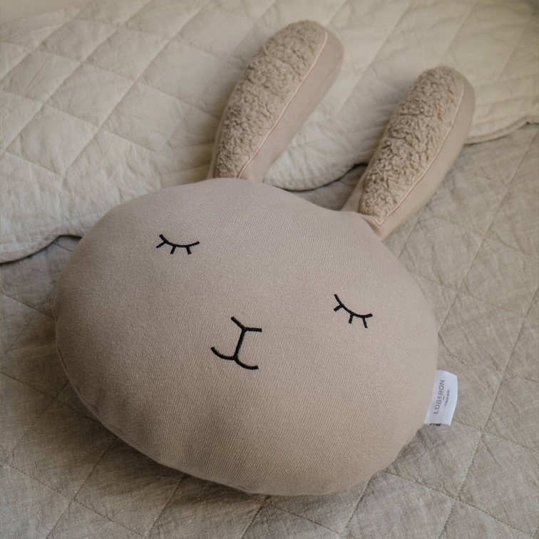 Cojín beige con forma de conejo, tejido suave y ojos bordados, decoración para habitación infantil