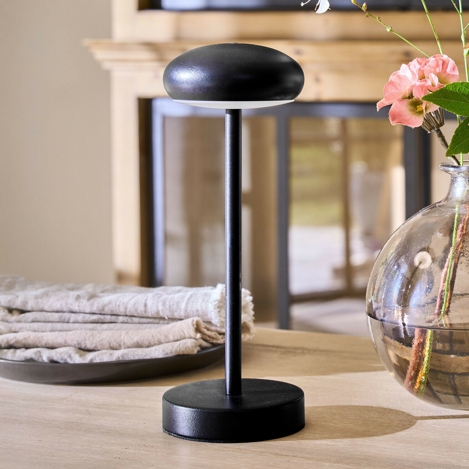 Lámpara de mesa recargable Loxbridge
