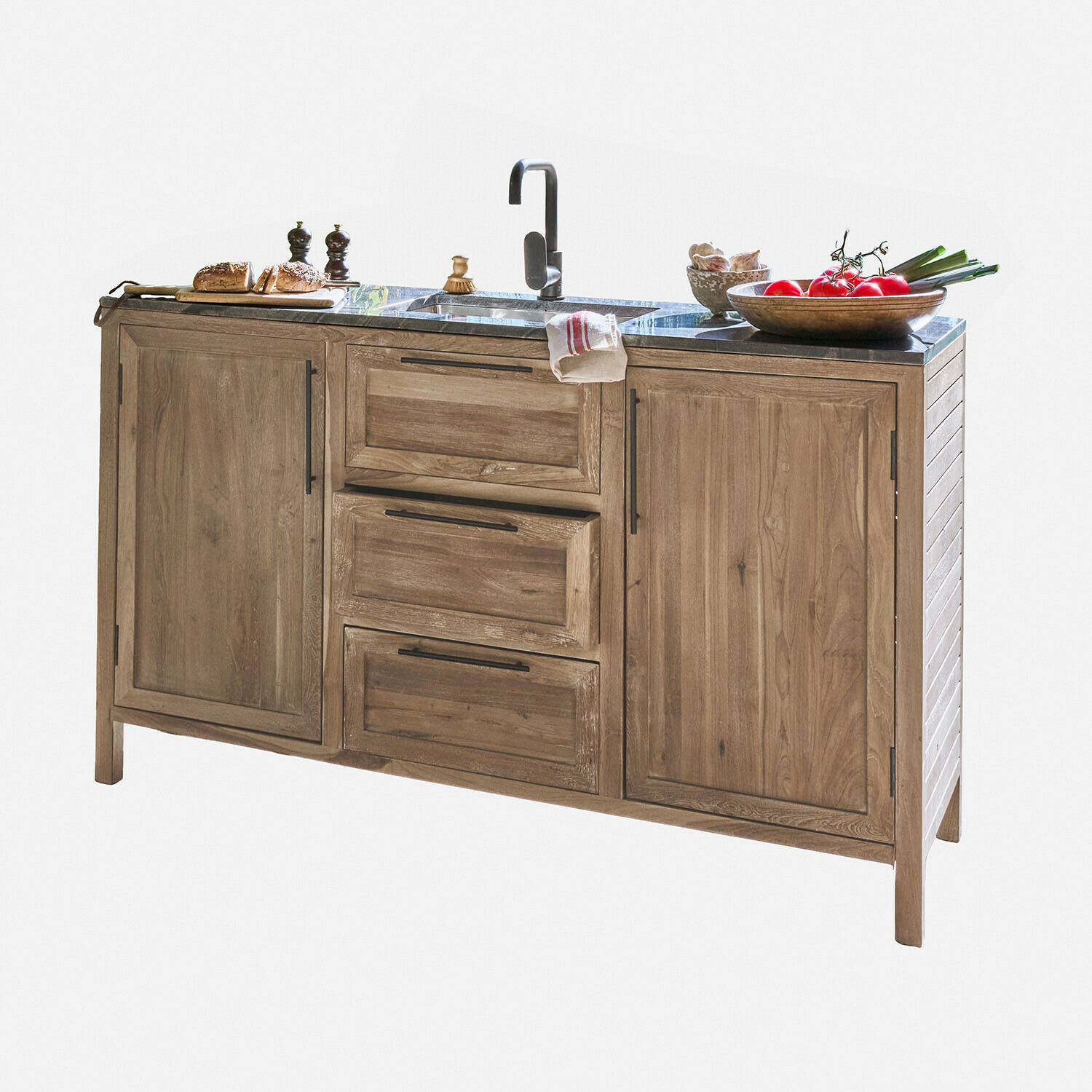 Mueble de cocina de madera con encimera negra y fregadero, con armarios y cajones en estilo rústico