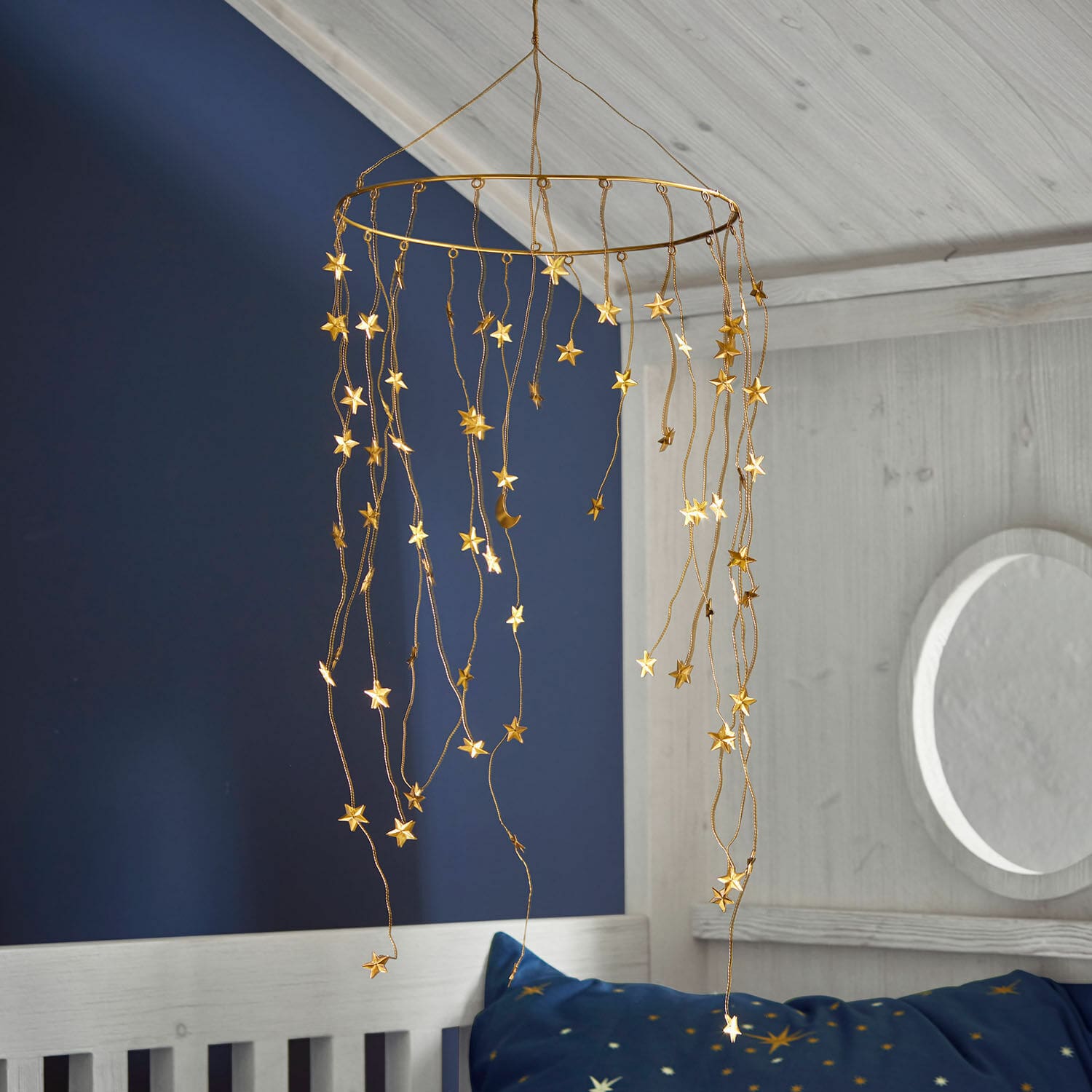 Móvil Starwhisper Móvil colgante decorativo de metal dorado con estrellas y luna para habitación infantil