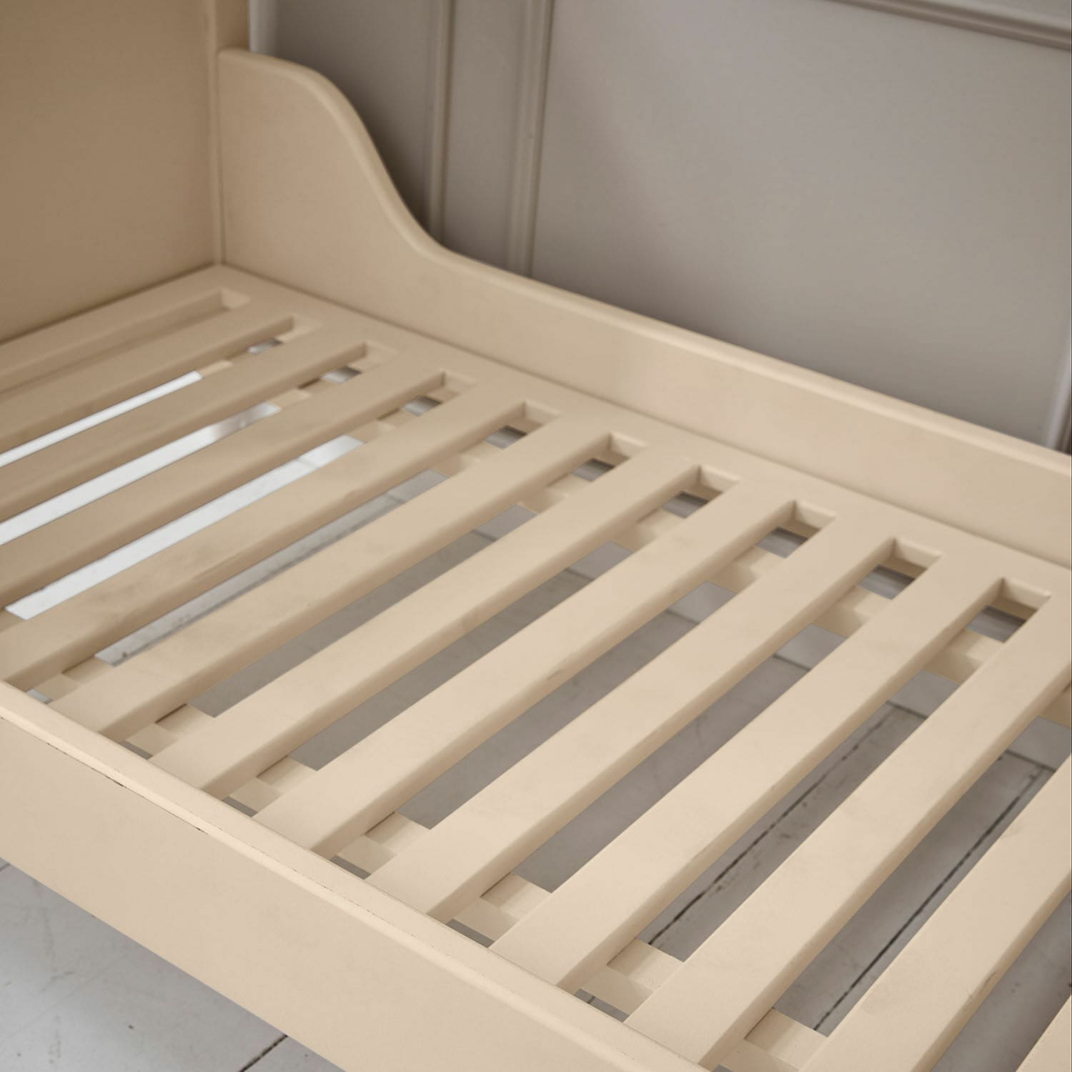 Cama de bebé Arlithia