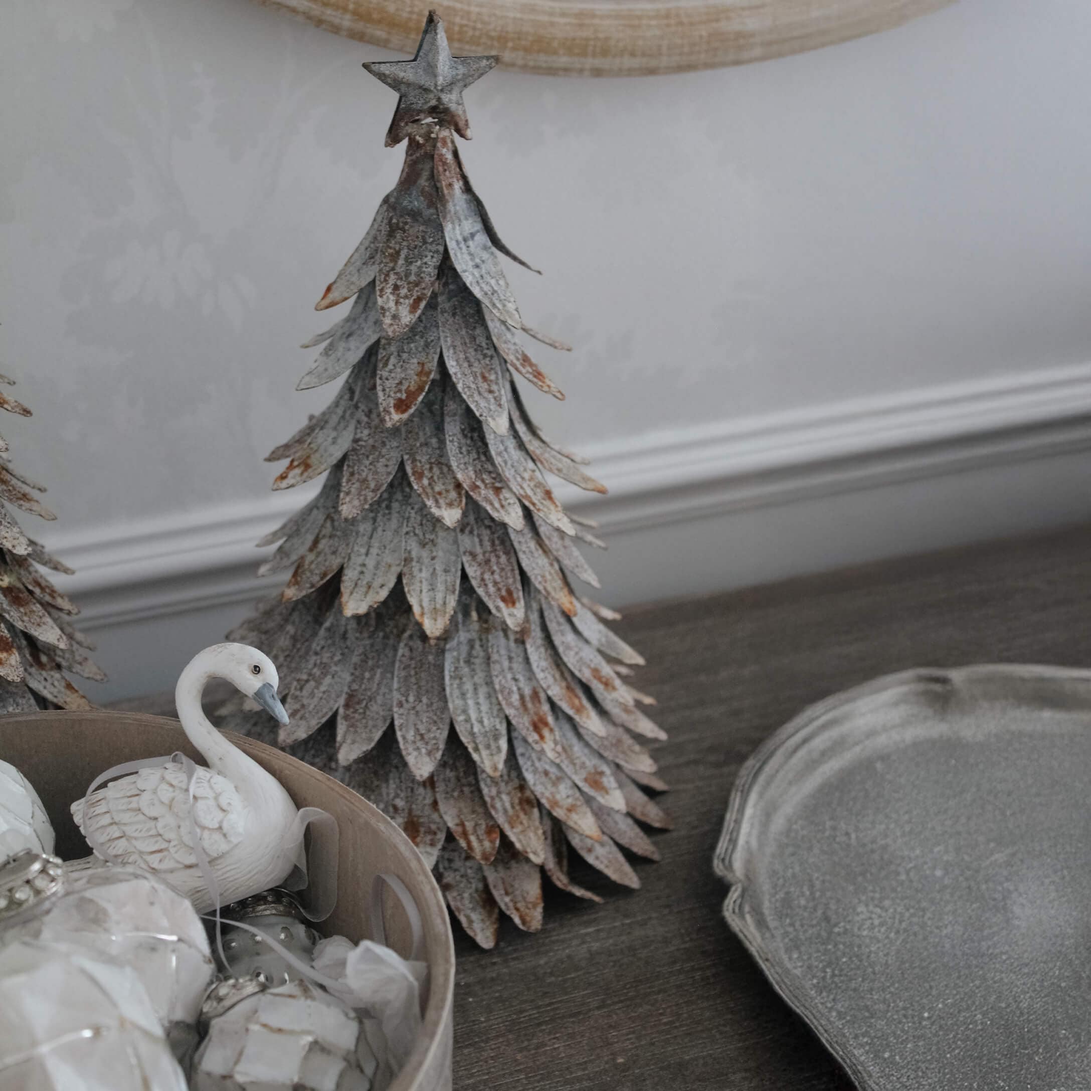 Árbol de Navidad decorativo de metal con estrella en la cima, estilo rústico para decoración festiva