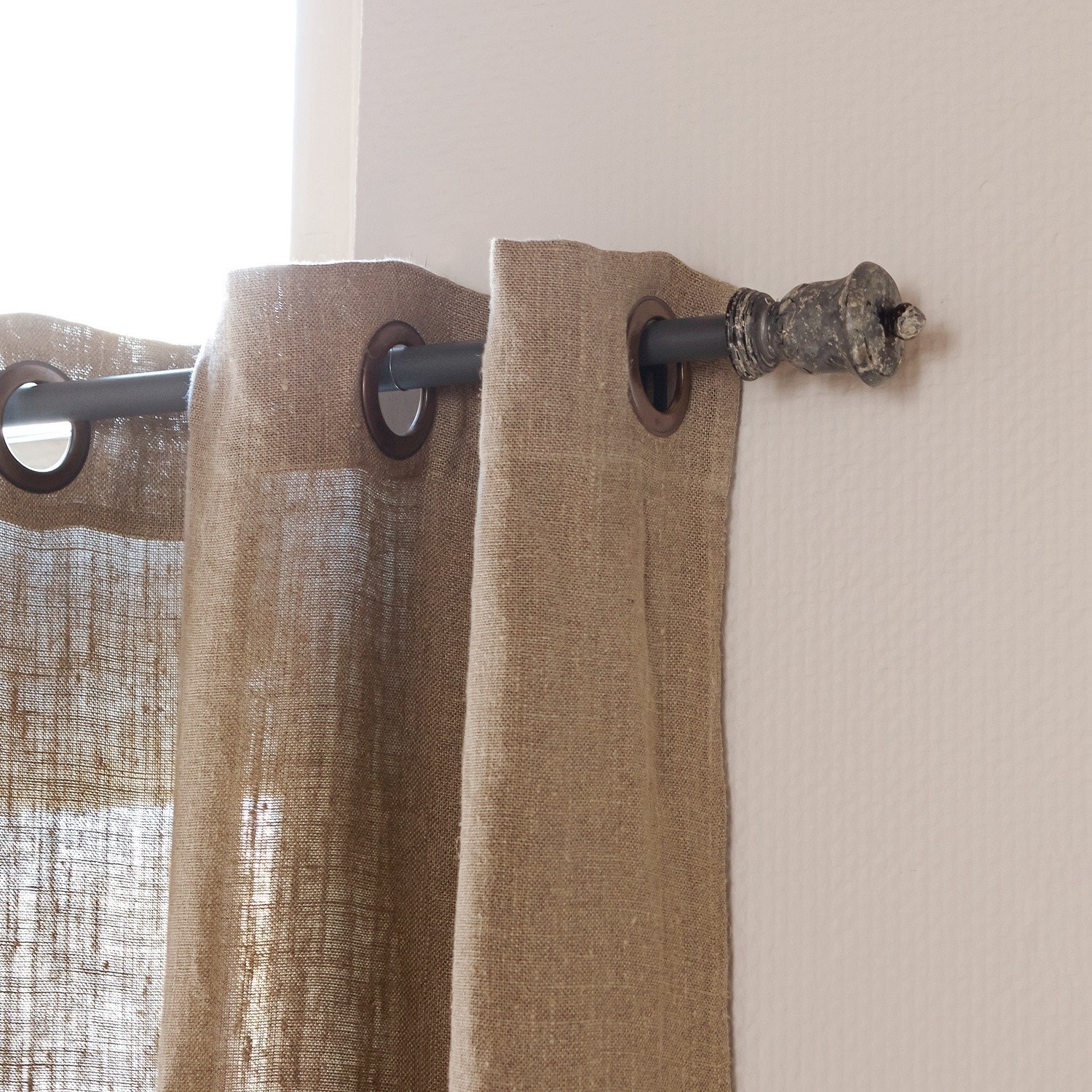 Barra de cortina Rachael Cortina beige de lino en barra metálica con remate decorativo para decoración de ventana