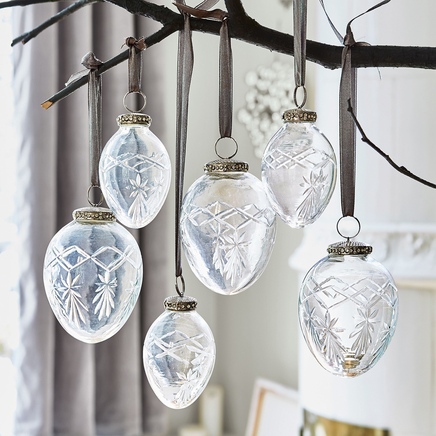 Set de 6 adornos navideños Roncey Adornos de vidrio transparente colgados con cintas marrones y grabados navideños decorativos