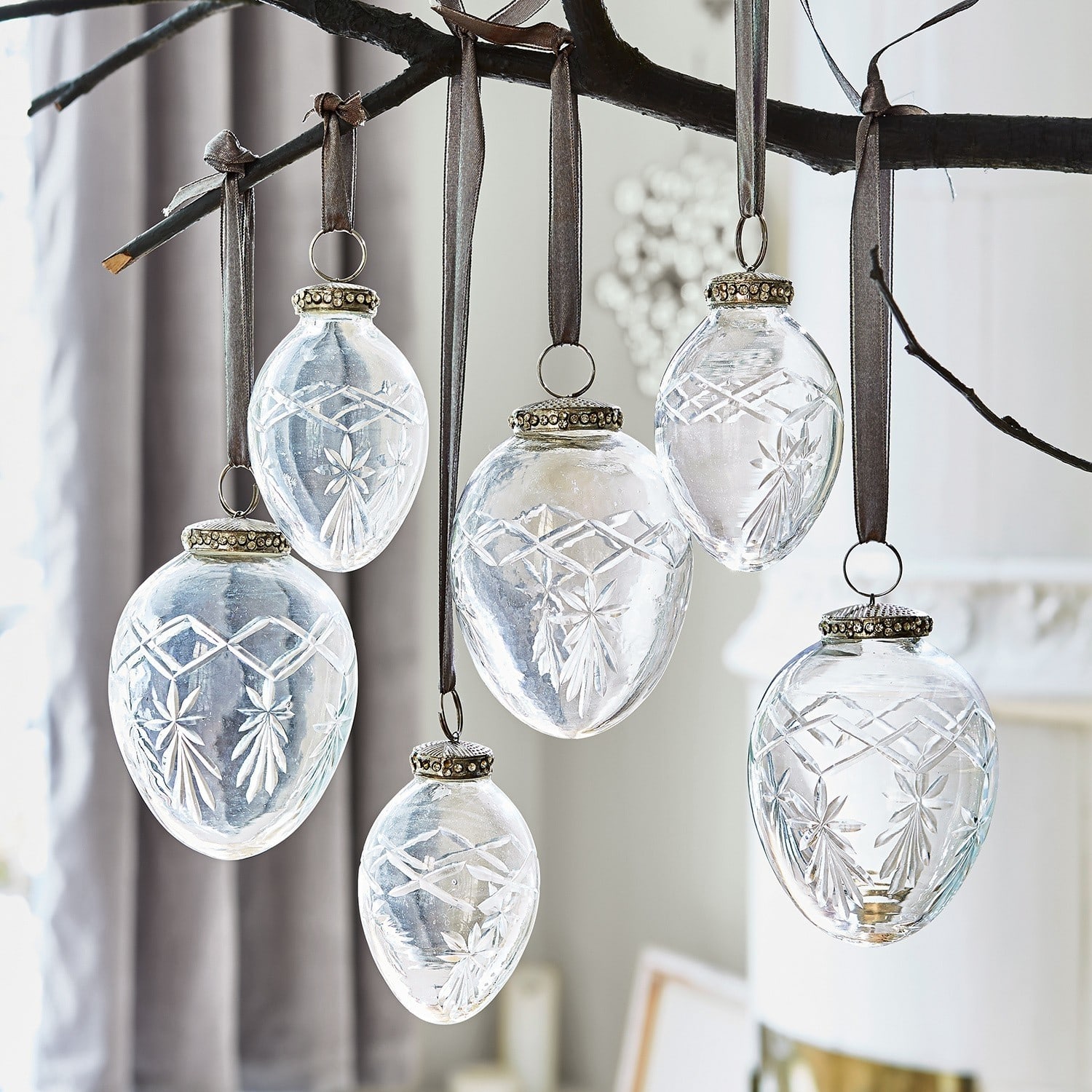 Set de 6 adornos navideños Roncey Adornos de vidrio transparente colgados con cintas marrones y grabados navideños decorativos