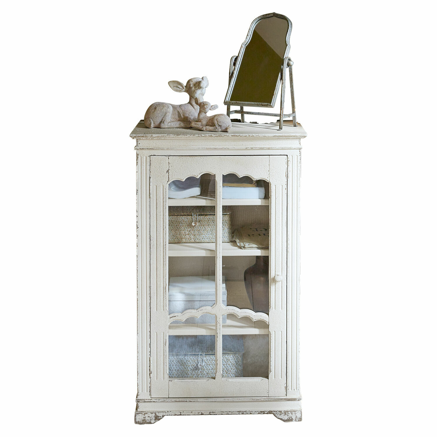 Armario Querisette Armario blanco de madera con puerta de cristal y figuras decorativas encima, estilo vintage