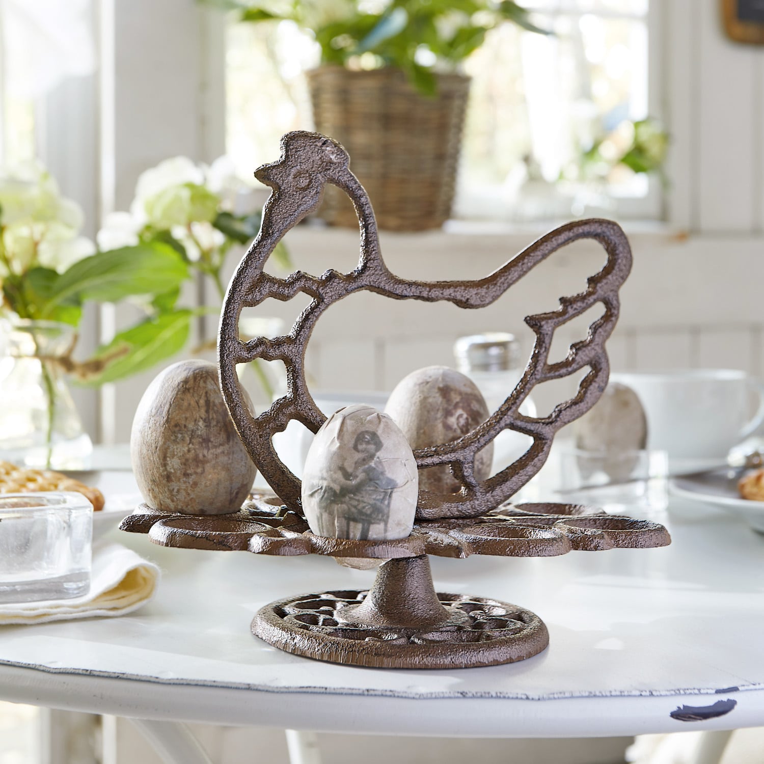 Soporte para huevos de metal marrón con forma de gallina, decoración rústica para mesa de Pascua