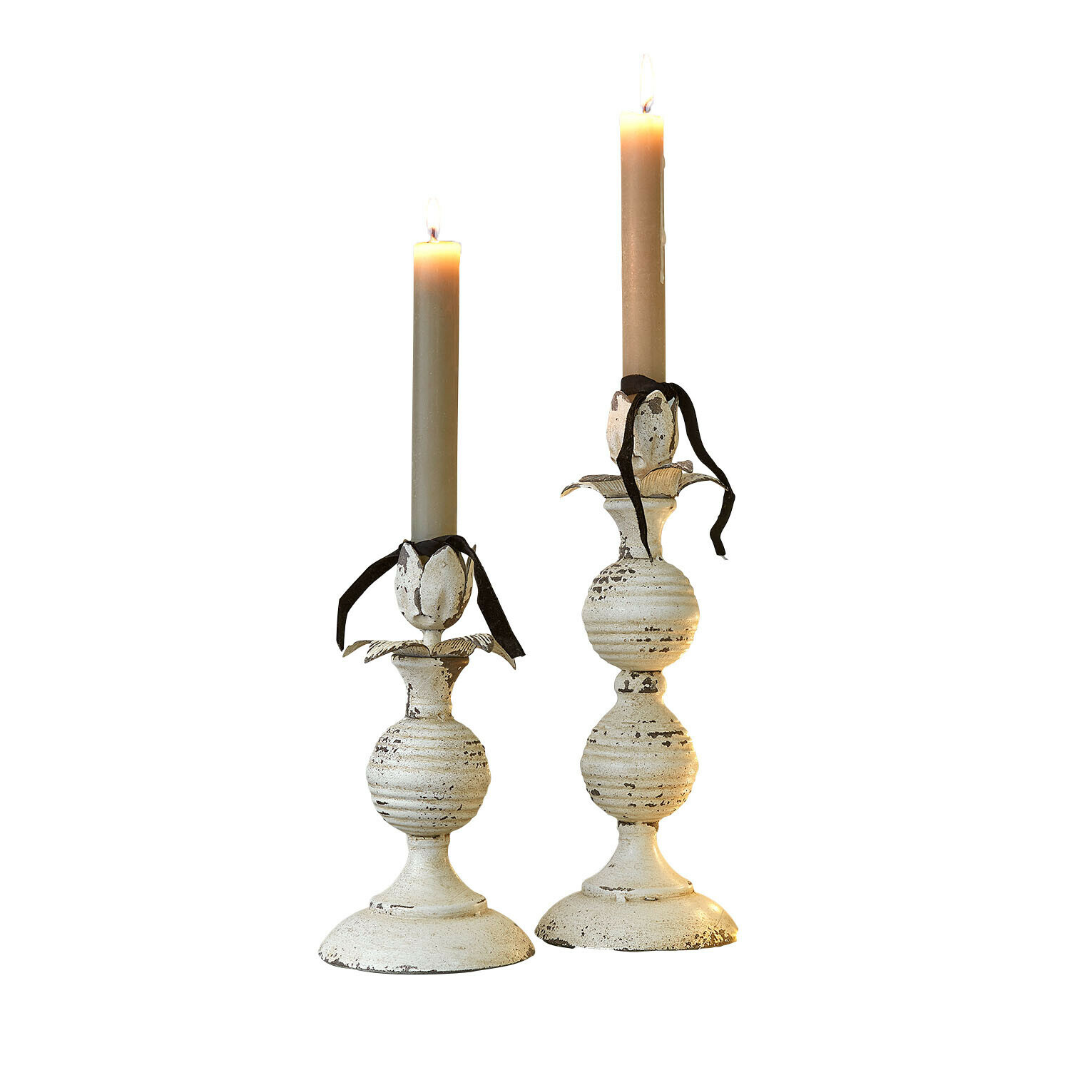 Set de 2 candeleros Soliras Par de candelabros de metal blanco con velas beige y lazos negros, decoración elegante para mesa