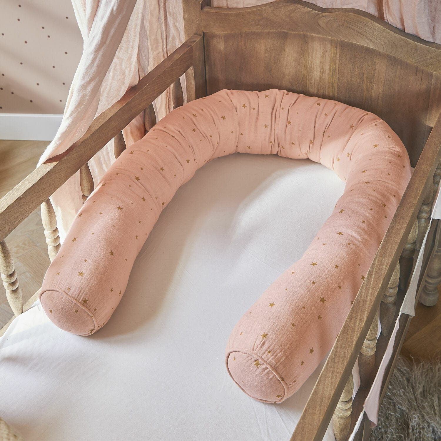 Serpiente de cama Vianne Cojín rosa de algodón con estampado de estrellas para cuna, ideal para habitación infantil