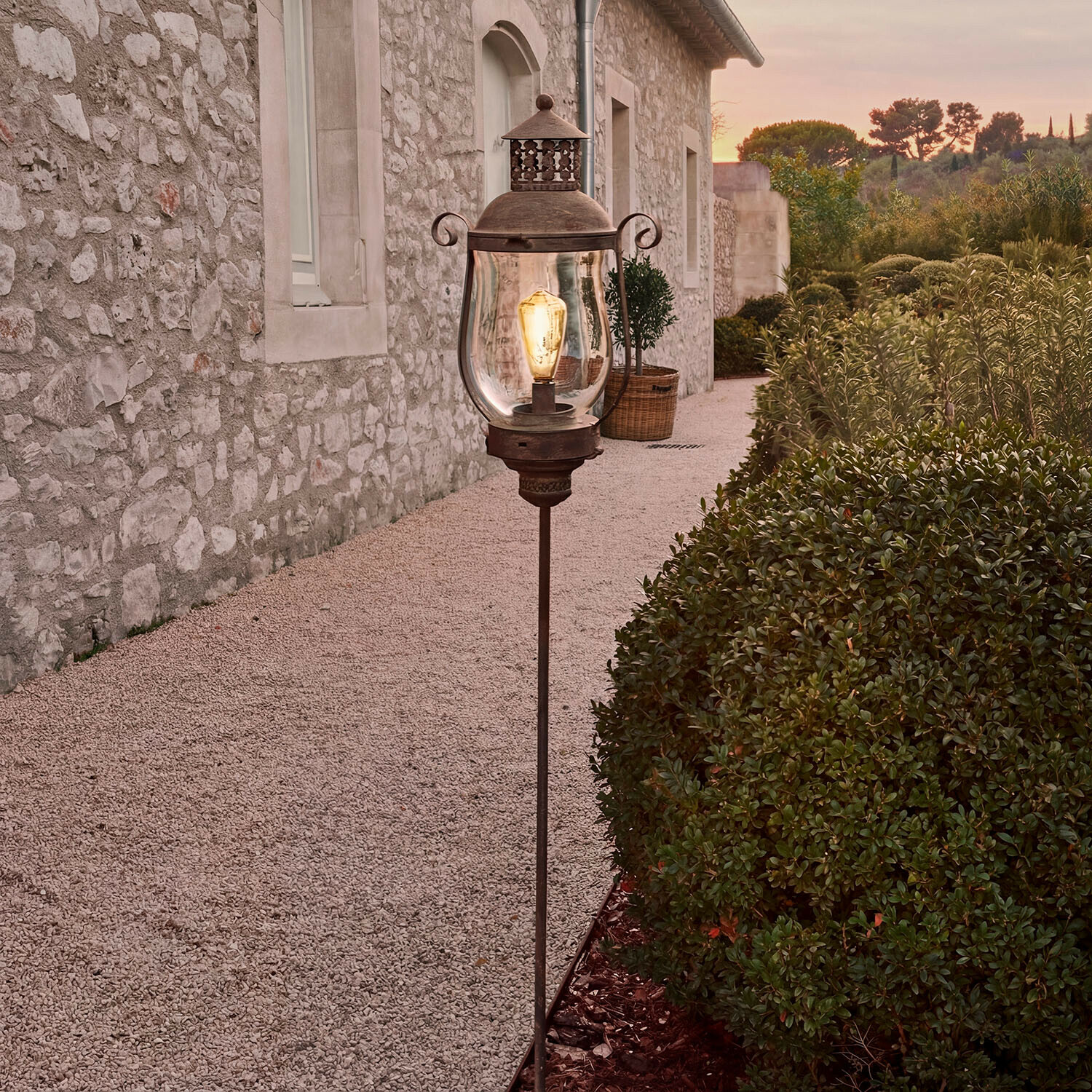 Farol LED recarcable Volanaïs Farol de jardín de metal estilo vintage con pantalla transparente y bombilla Edison