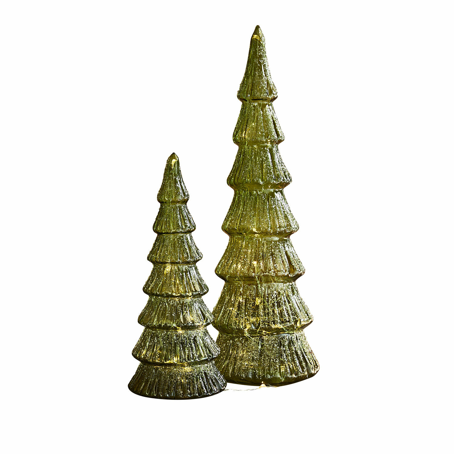 Set de 2 árboles LED Merrton Dos decoraciones navideñas verdes de vidrio con luces LED, ideales para decoración festiva interior.
