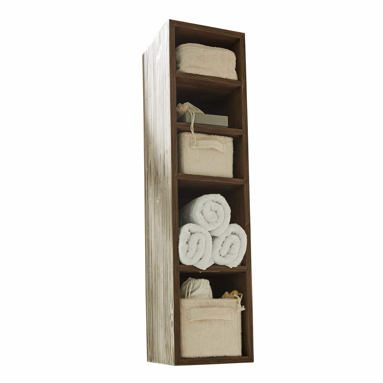 Estante de pared Greenhaven Estantería de madera con cinco compartimentos, cestas beige y toallas blancas para almacenamiento