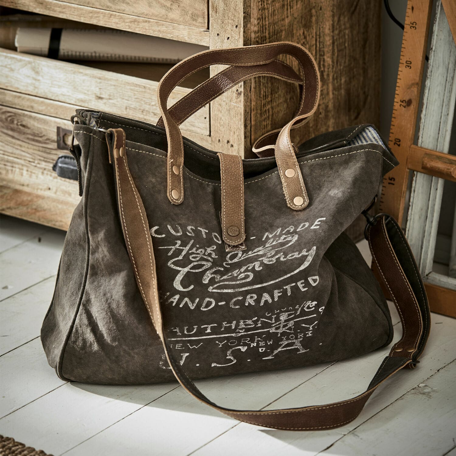 Bolso Kamjenia Bolso de tela gris oscuro con asas de cuero marrón y estampado vintage para uso diario