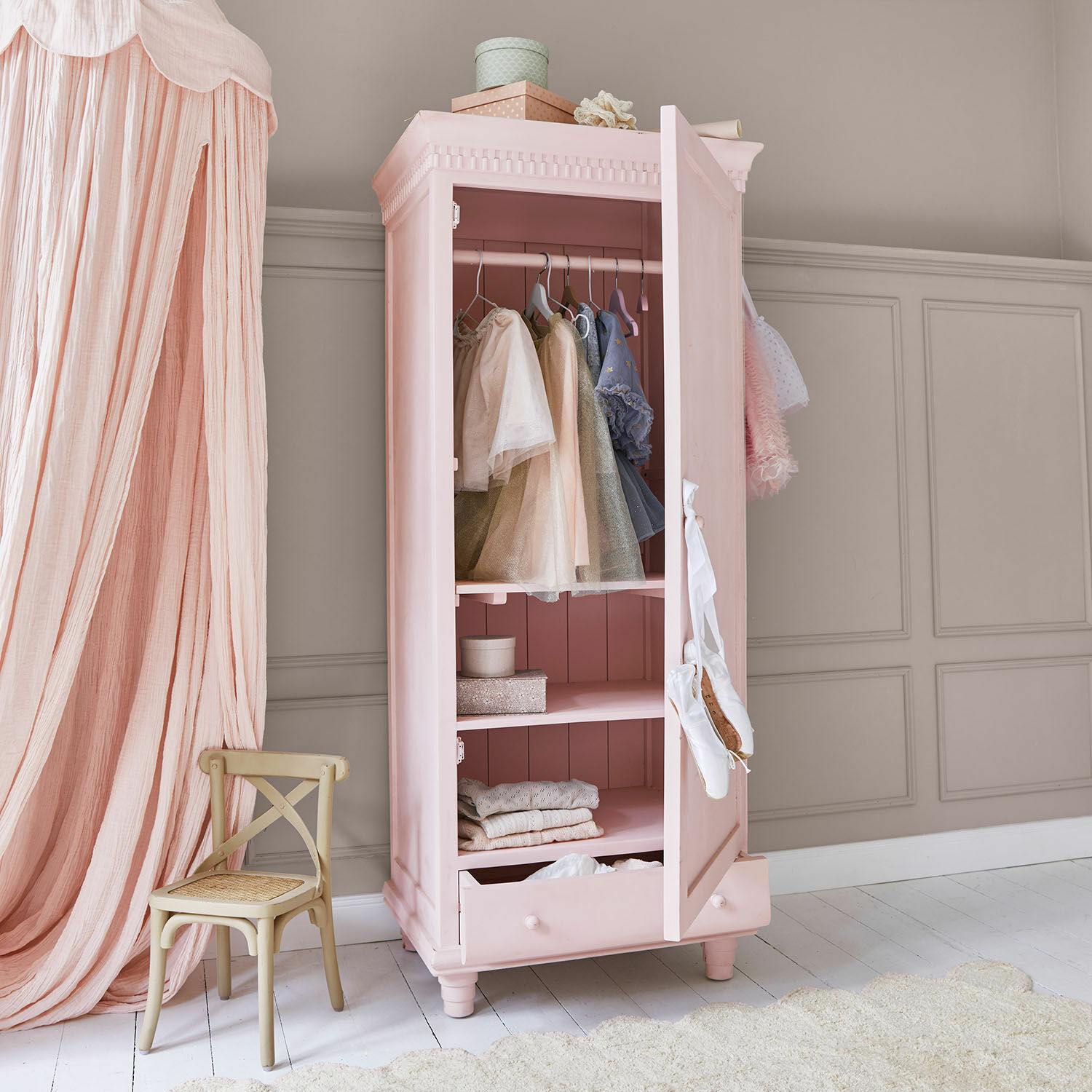 Armario Solevreux Armario infantil de madera rosa con ropa y zapatillas de ballet, mueble pastel para habitación infantil