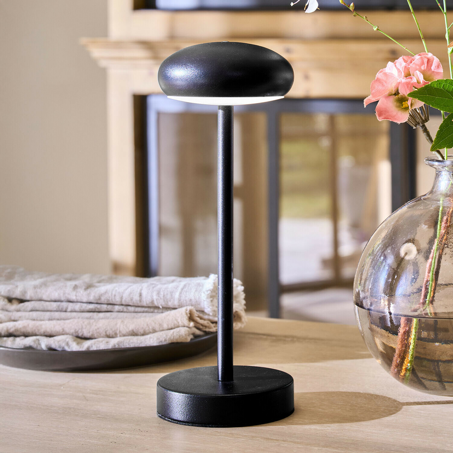 Lámpara de mesa recargable Loxbridge