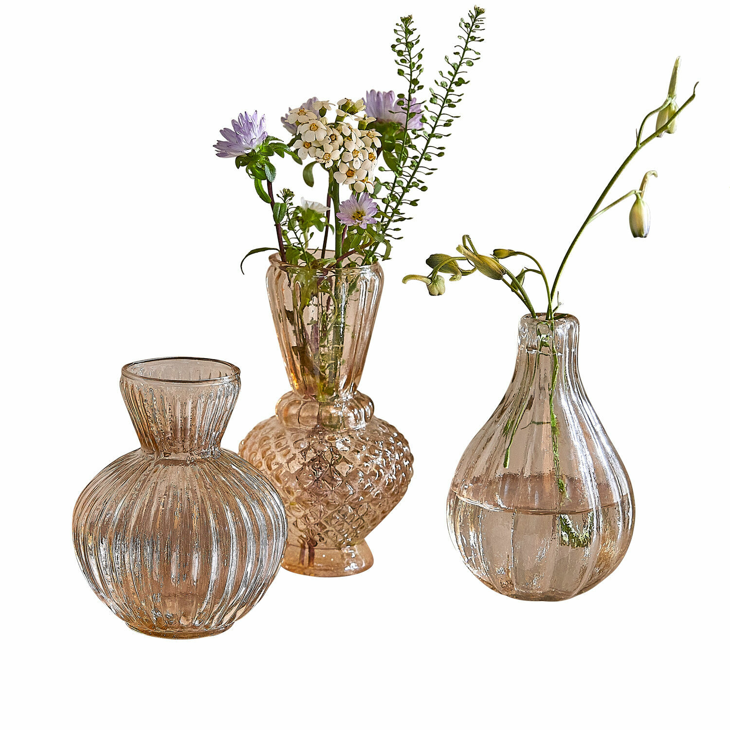 Set de 3 jarrones Faunelle Conjunto de tres jarrones de vidrio transparente con flores delicadas, decoración de mesa