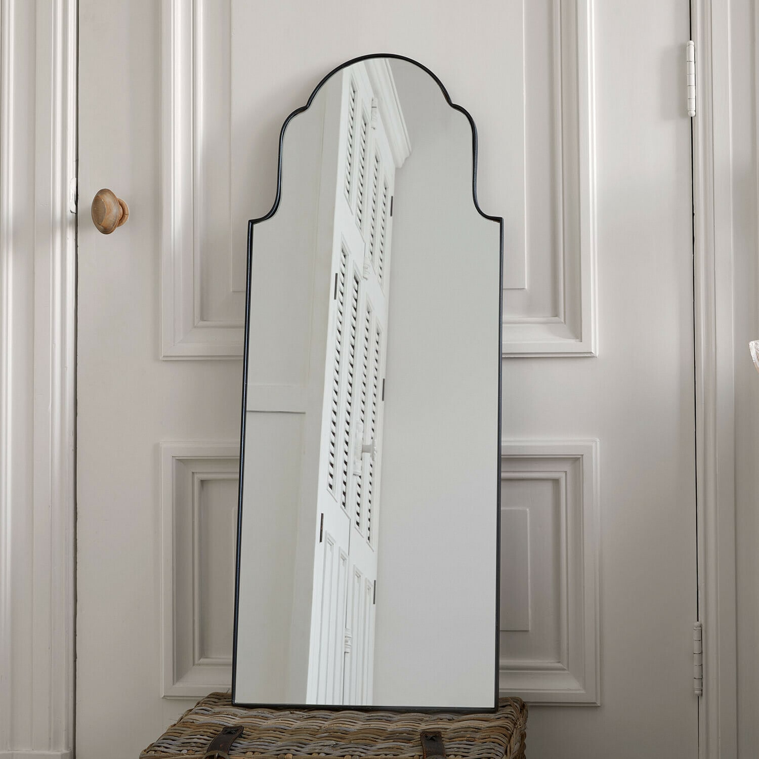 Espejo de pared Tavreen