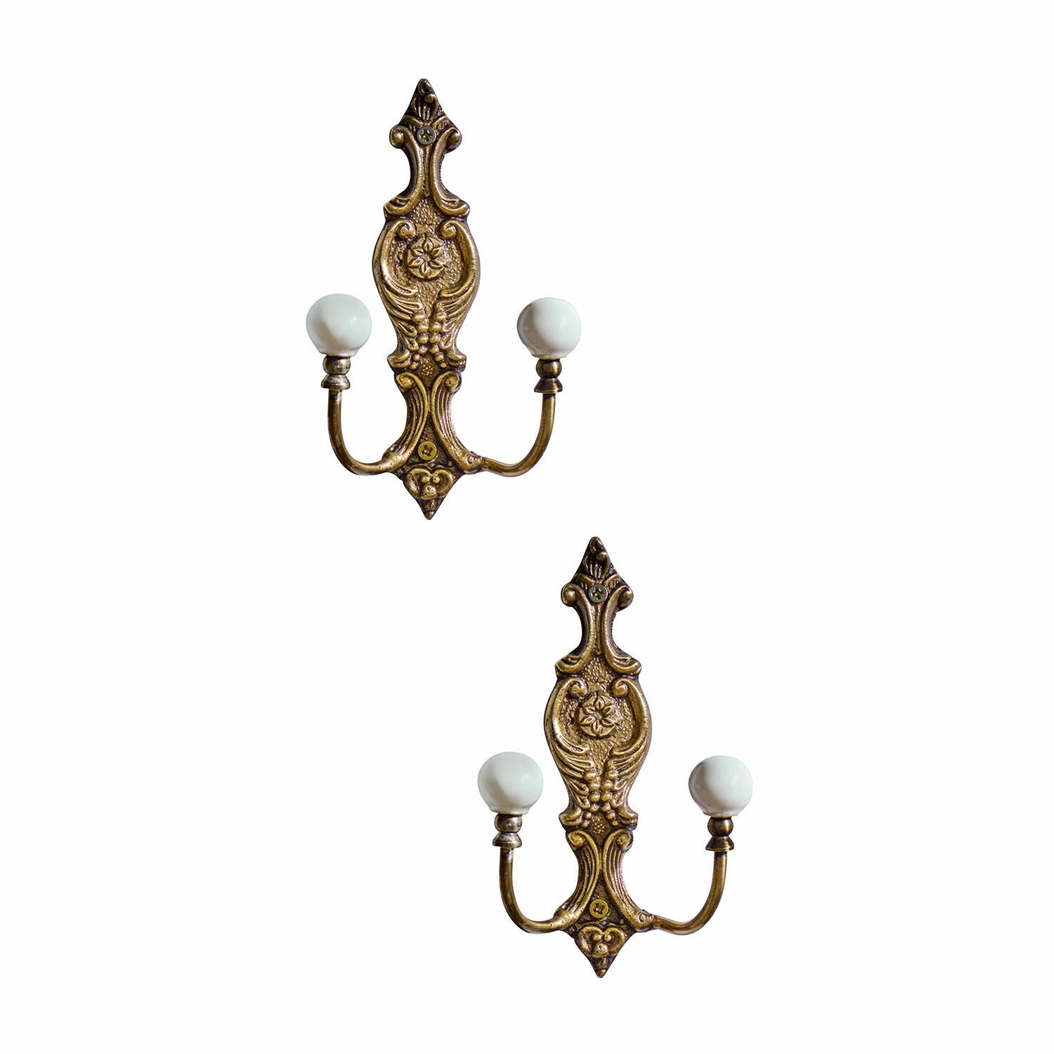 Set de 2 ganchos Nuvéal Conjunto de dos ganchos de pared de latón con pomos de cerámica blanca, estilo vintage