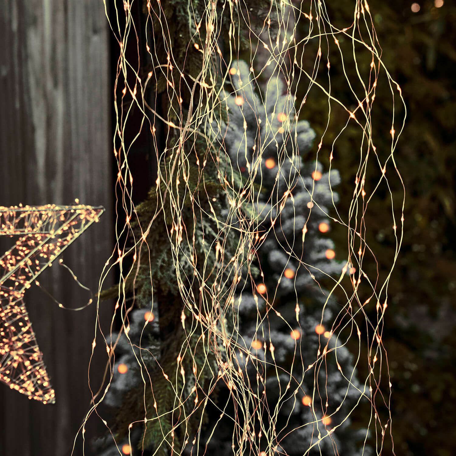 Luces de hadas Lysfjord Guirnalda de luces LED finas con luces cálidas, decoración navideña con estrella y árbol de fondo