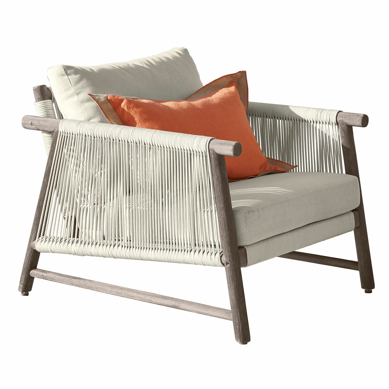Sillón de madera y cuerda beige con cojín naranja, mueble cómodo para sala
