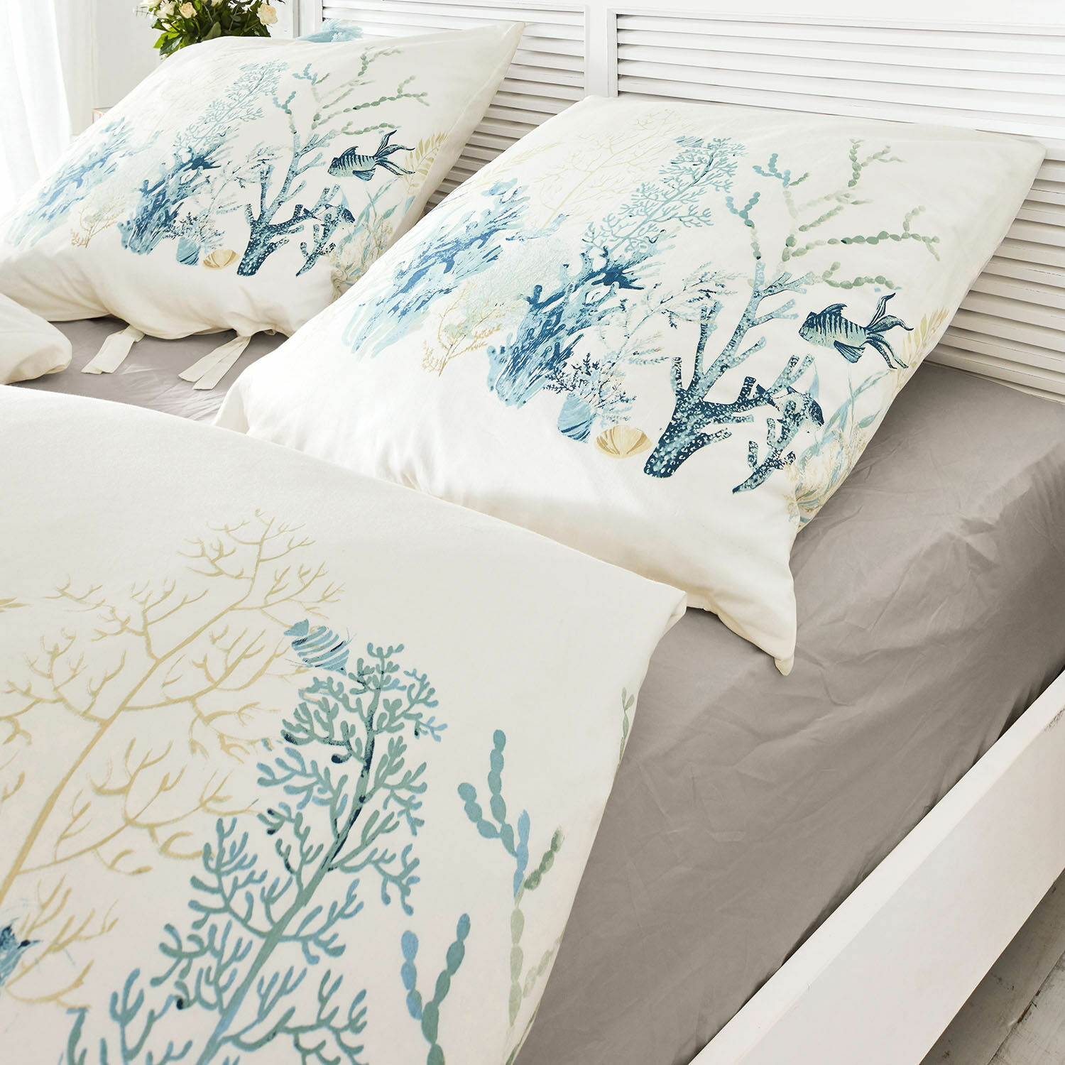 Ropa de cama Grosmagny Ropa de cama de algodón con motivos marinos en tonos azules y beige sobre sábana gris