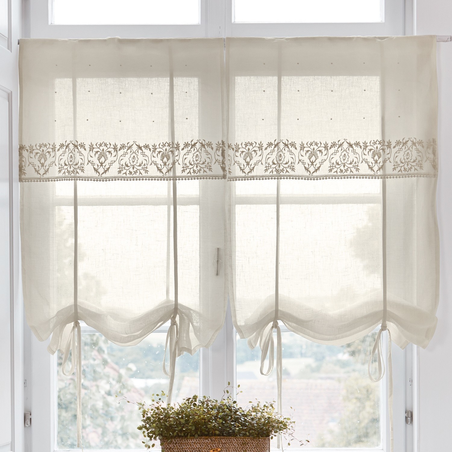 Visillo Darice Cortina beige de tela ligera con bordado y lazos, decoración para ventana