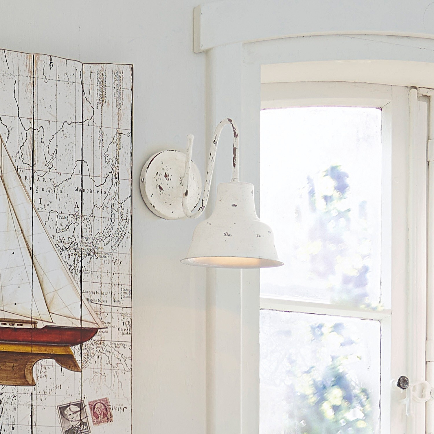 Lámpara de pared Sidney Lámpara de pared metálica blanca con acabado envejecido estilo vintage para decoración interior