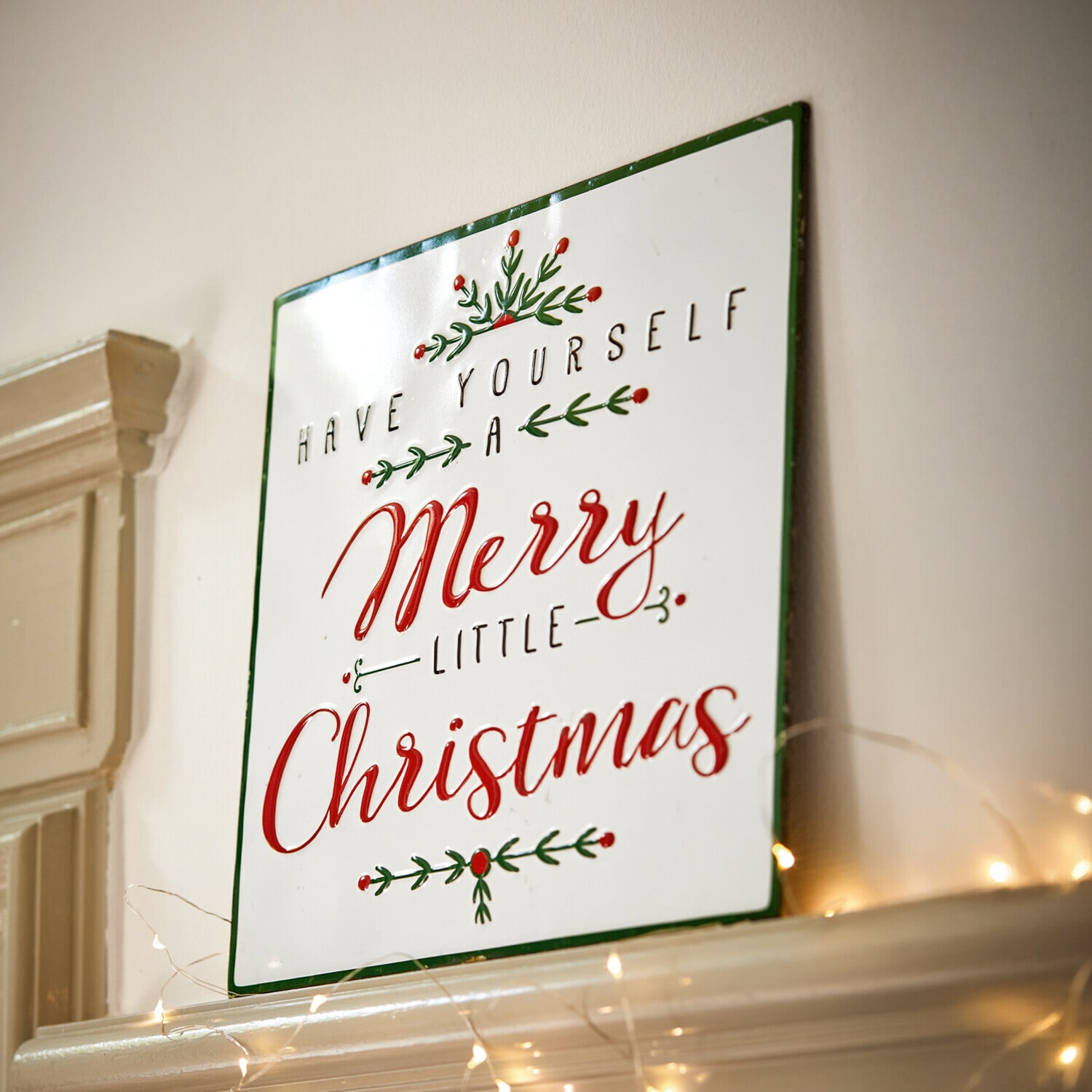 Cartel decorativo Merry Merry Decoración de pared metálica con texto Merry Christmas en rojo y verde sobre fondo blanco, motivo navideño