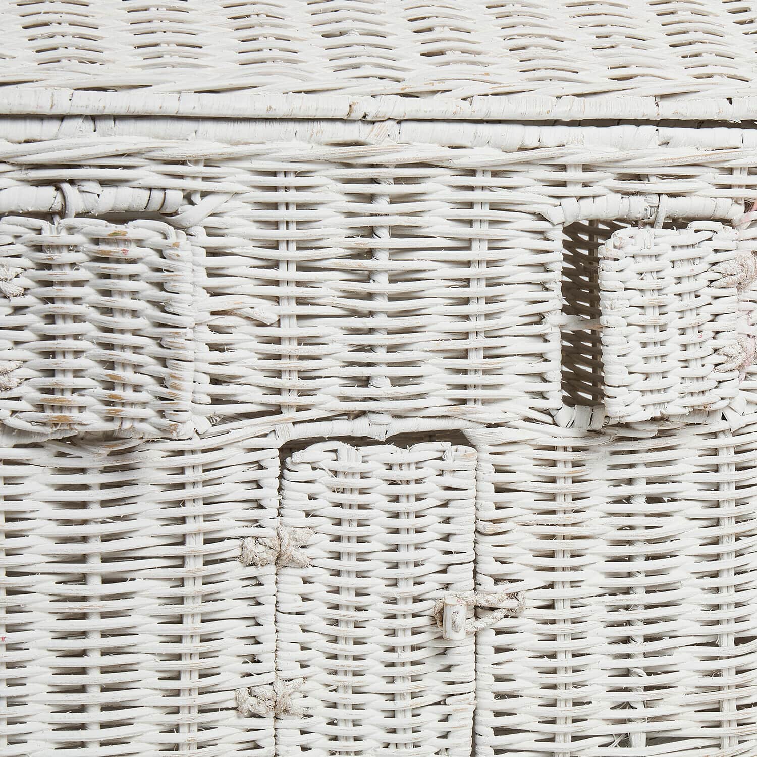Cesta con forma de casa Sinsai