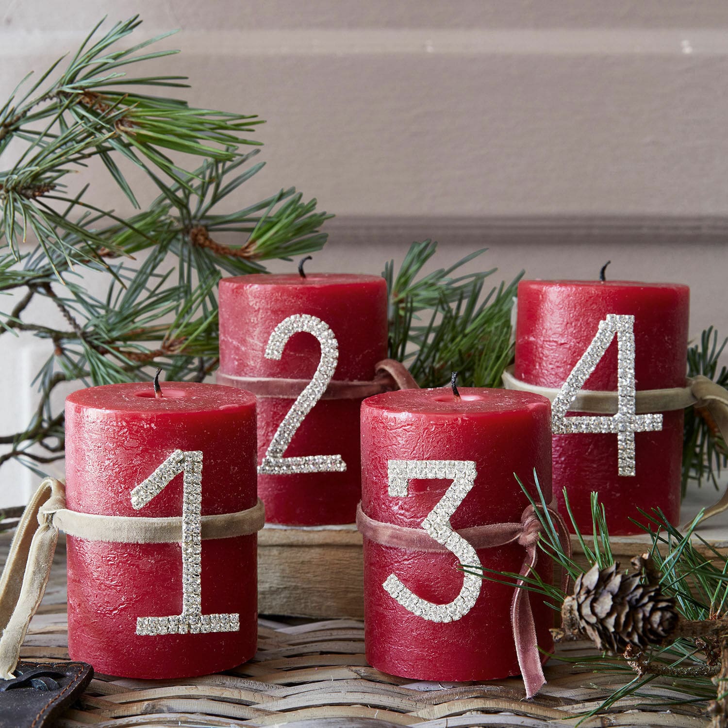 Set de 4 pines decorativos Nic