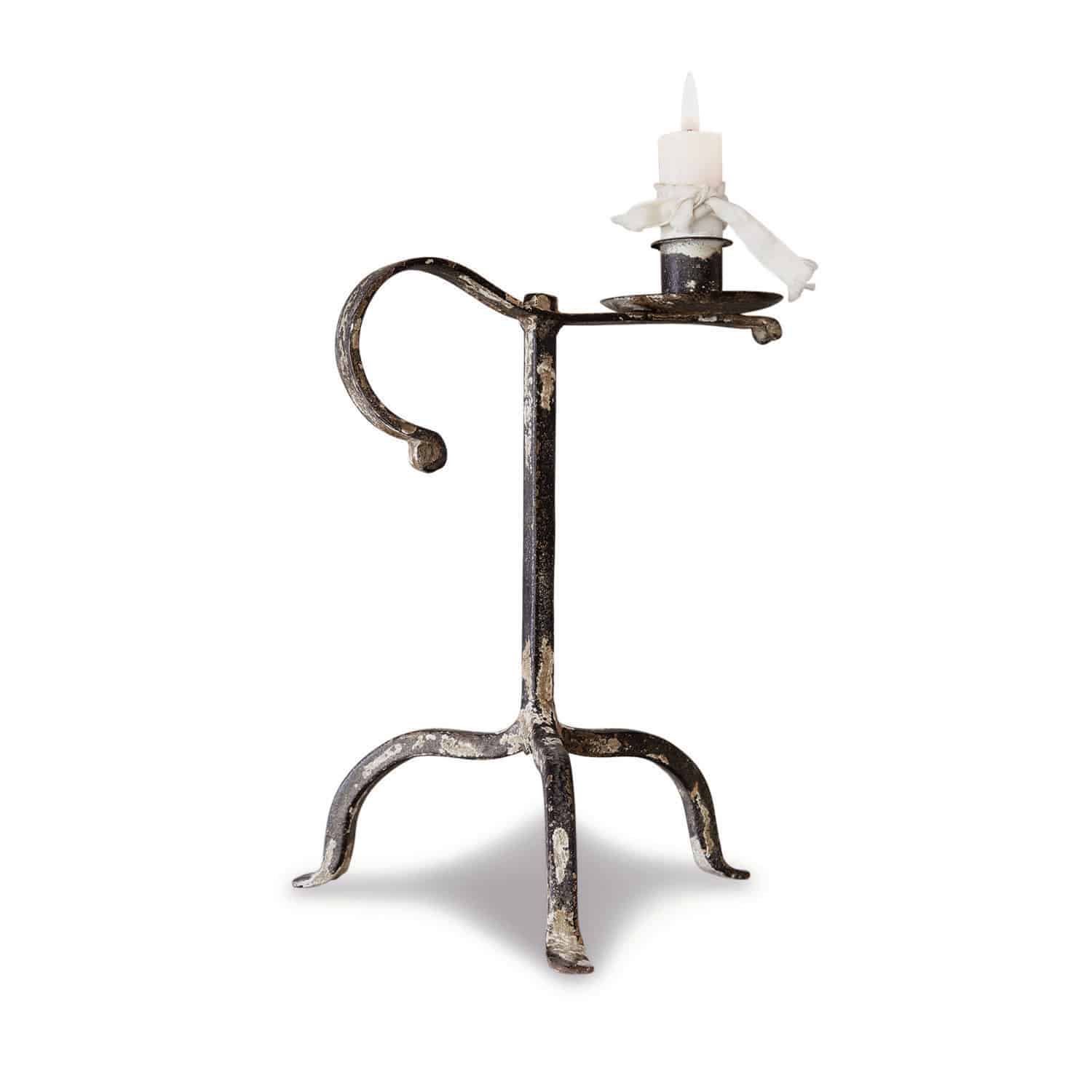 Candelabro Minorville Candelero de metal con asa y vela blanca, diseño rústico para decoración interior