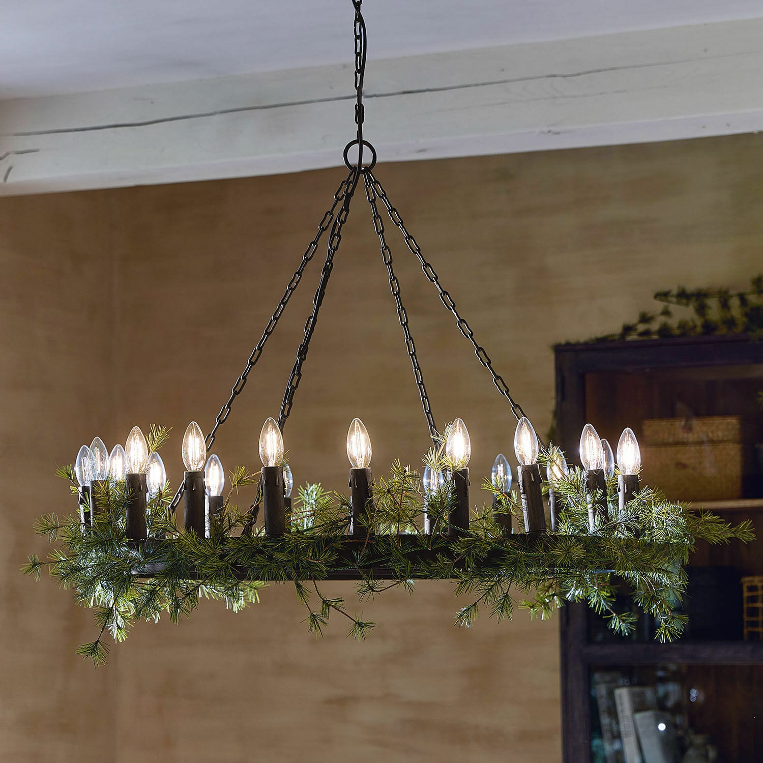 Lámpara de araña Mahéru Lámpara colgante de metal con cadenas y decoración de ramas verdes, iluminación para salón