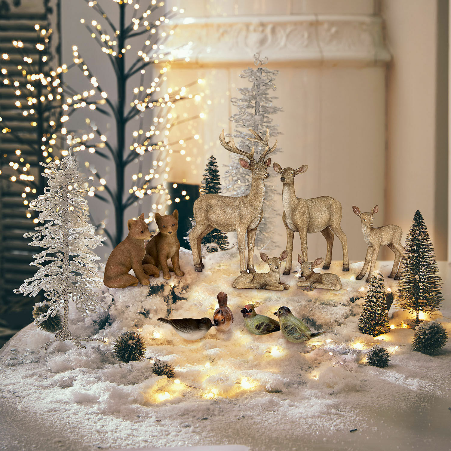 Set de 11 animales del bosque Pluvet Decoración invernal con figuras de ciervos, zorros y pájaros sobre nieve con luces LED