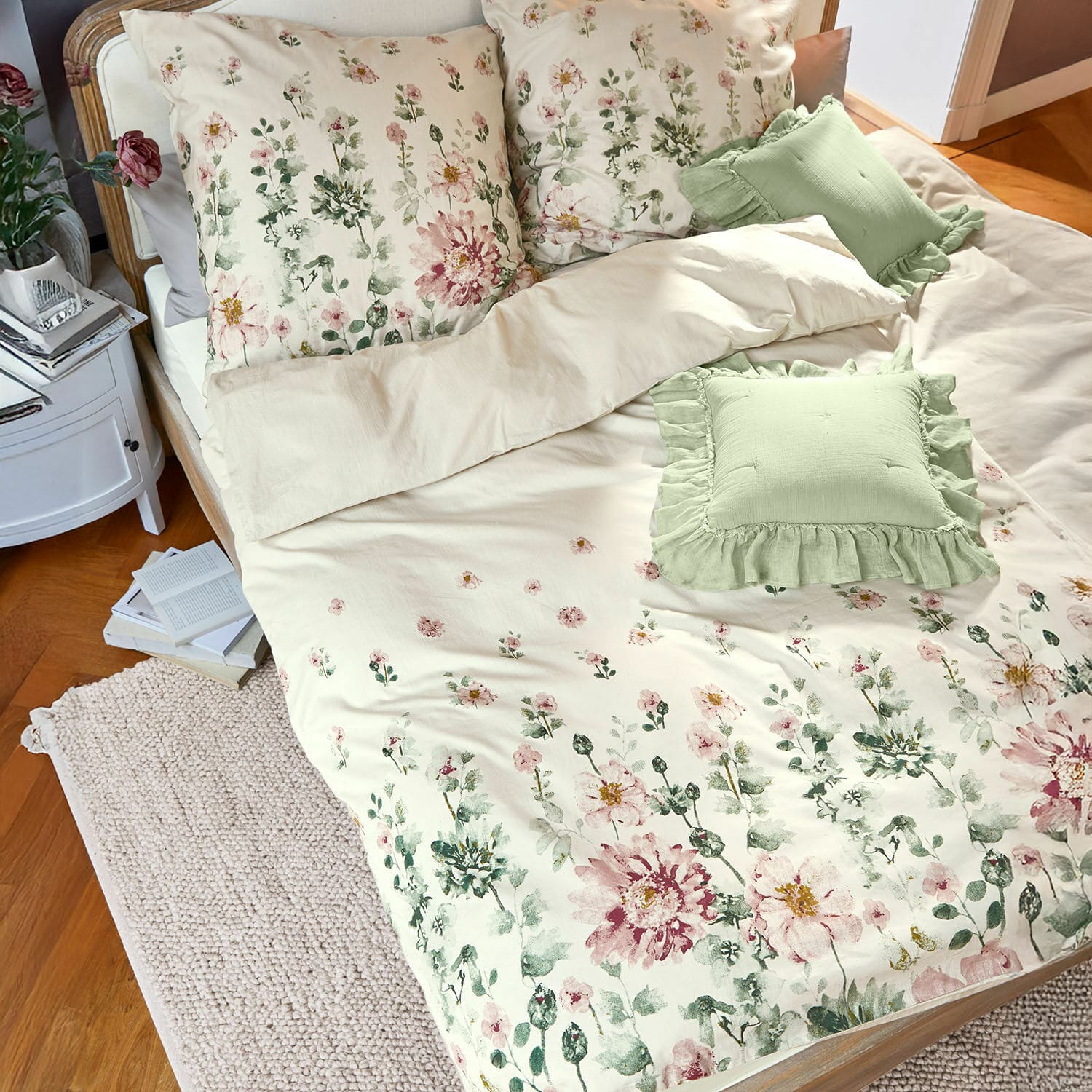 Ropa de cama Brinalie Ropa de cama de algodón crema con estampado floral y cojines decorativos verdes para dormitorio acogedor