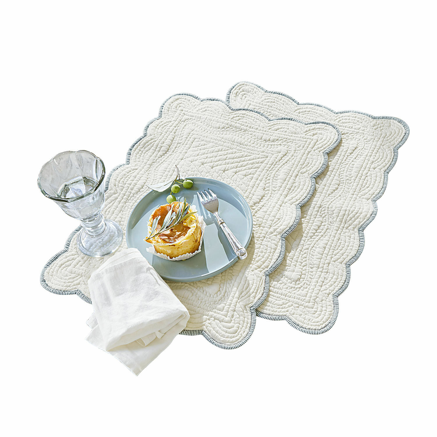 Juego de 2 manteles individuales Fontienne Juego de dos manteles individuales de algodón crema con acolchado decorativo y borde gris