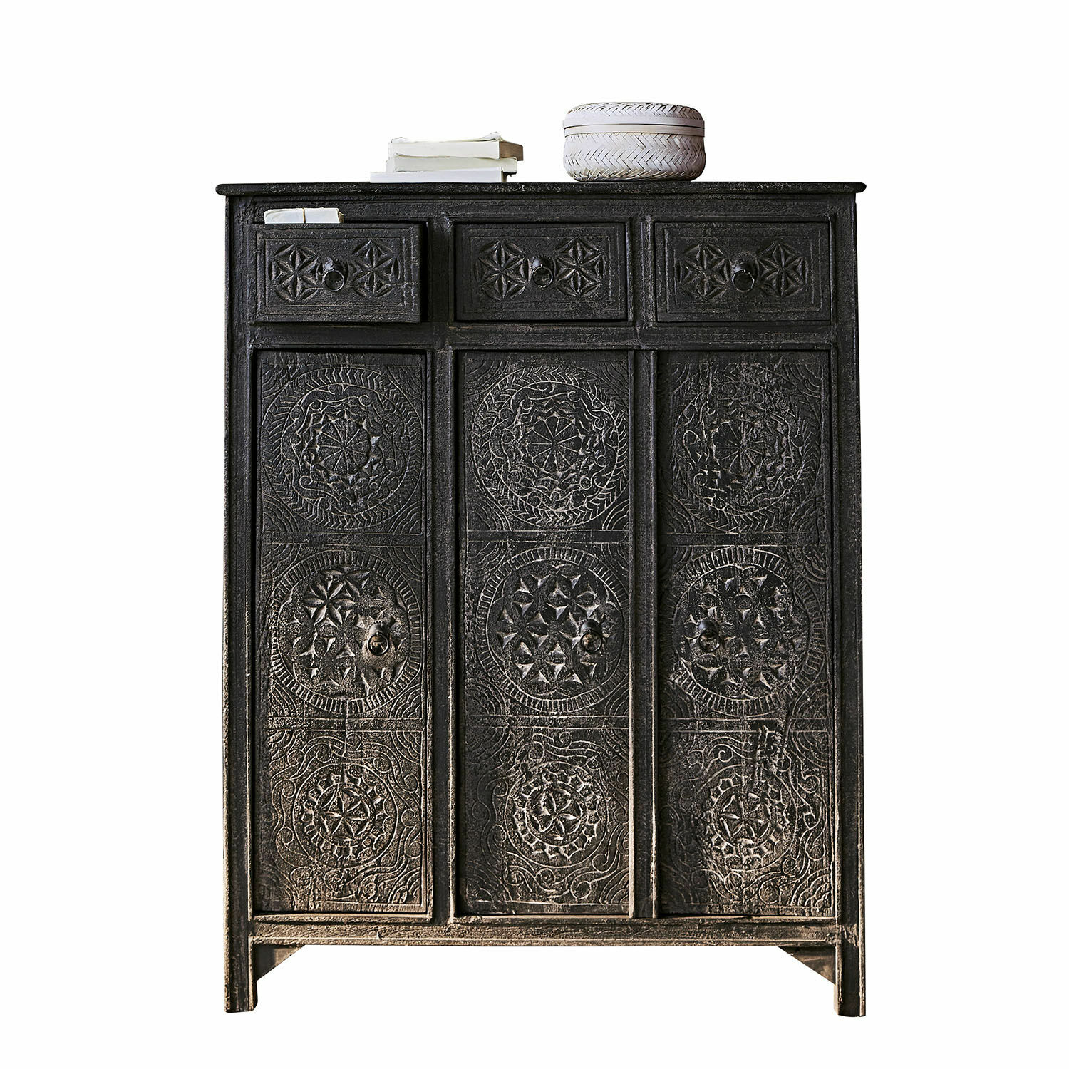 Cómoda Dakota Cómoda negra de madera con patrones tallados y tres cajones arriba, mueble decorativo