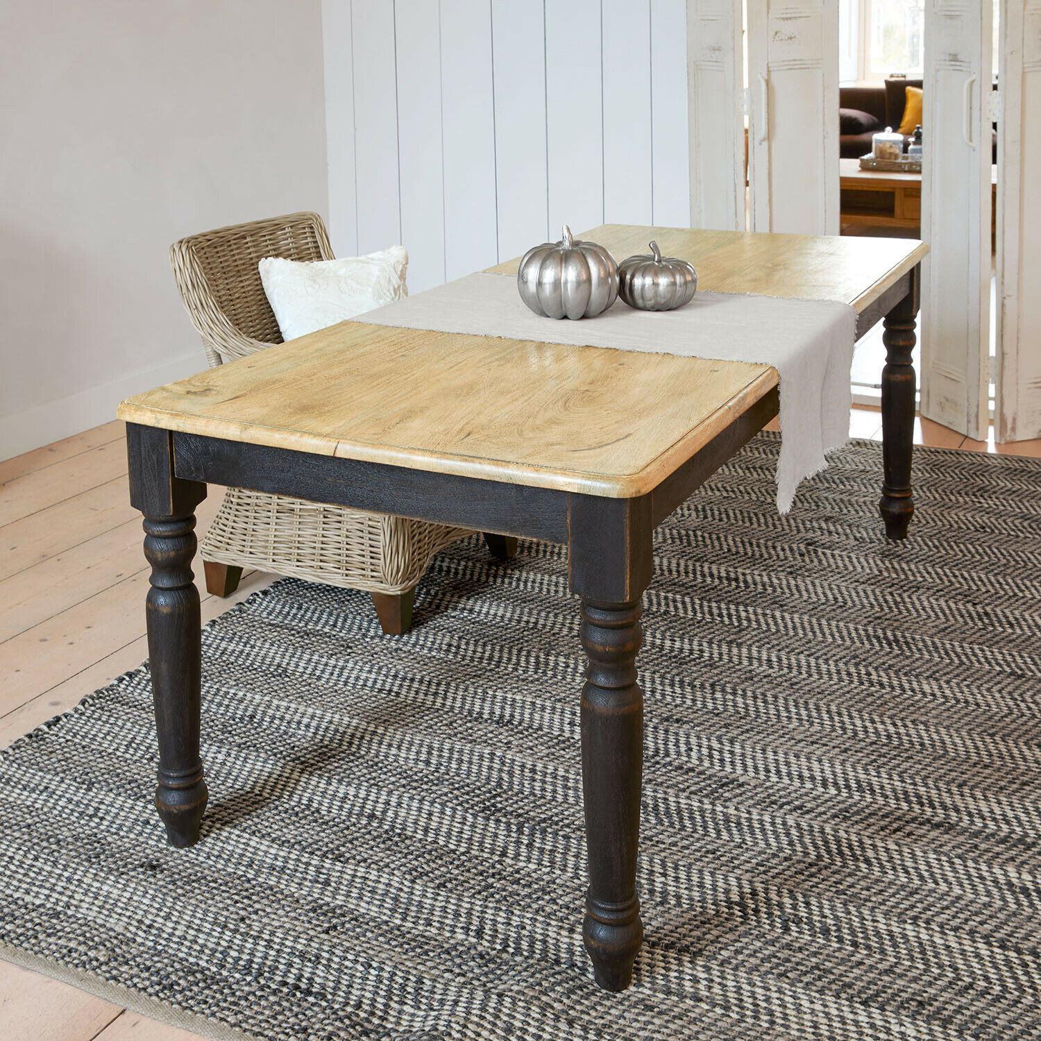 Mesa Mont Lisan