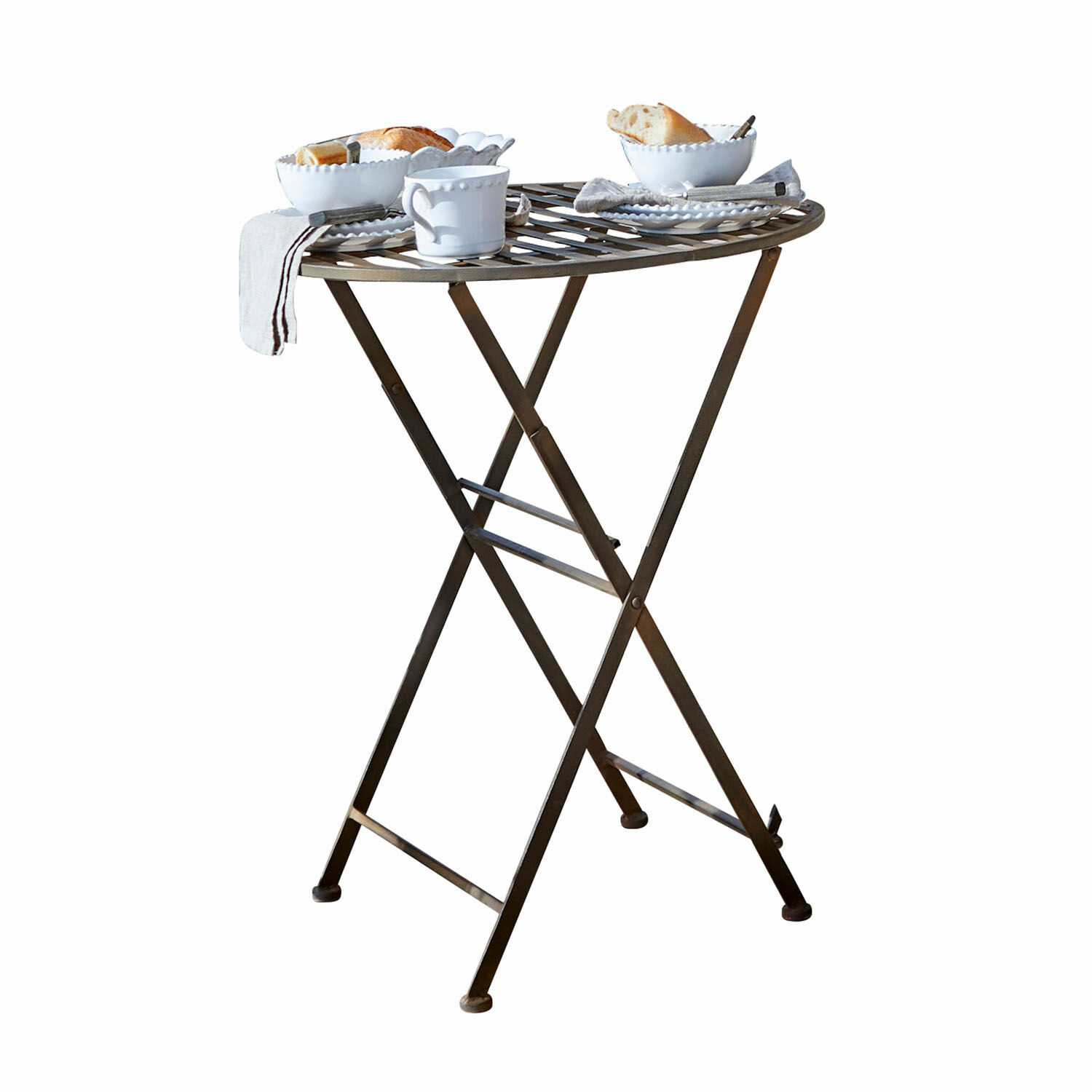 Mesa Brignoles Mesa plegable de metal marrón con vajilla blanca y pan encima