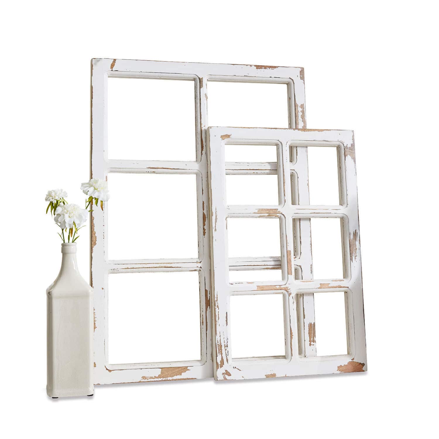 Set de dos ventanas decorativas Mael Coluim Marcos de ventana de madera blanca envejecida con jarrón y flores blancas para decoración rústica interior