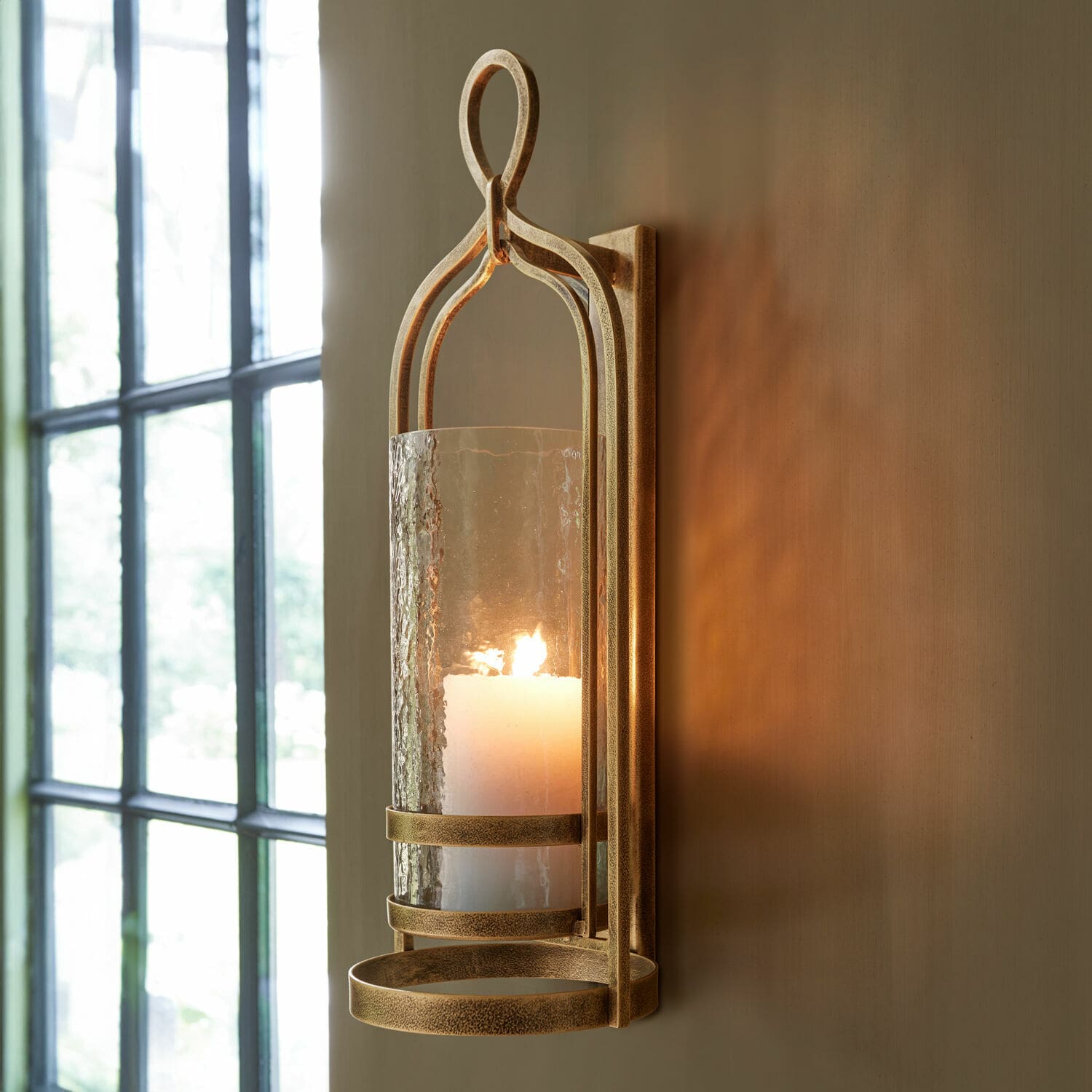 Portavelas de pared Biserre Aplique de pared metálico dorado con vidrio transparente y vela blanca para decoración interior