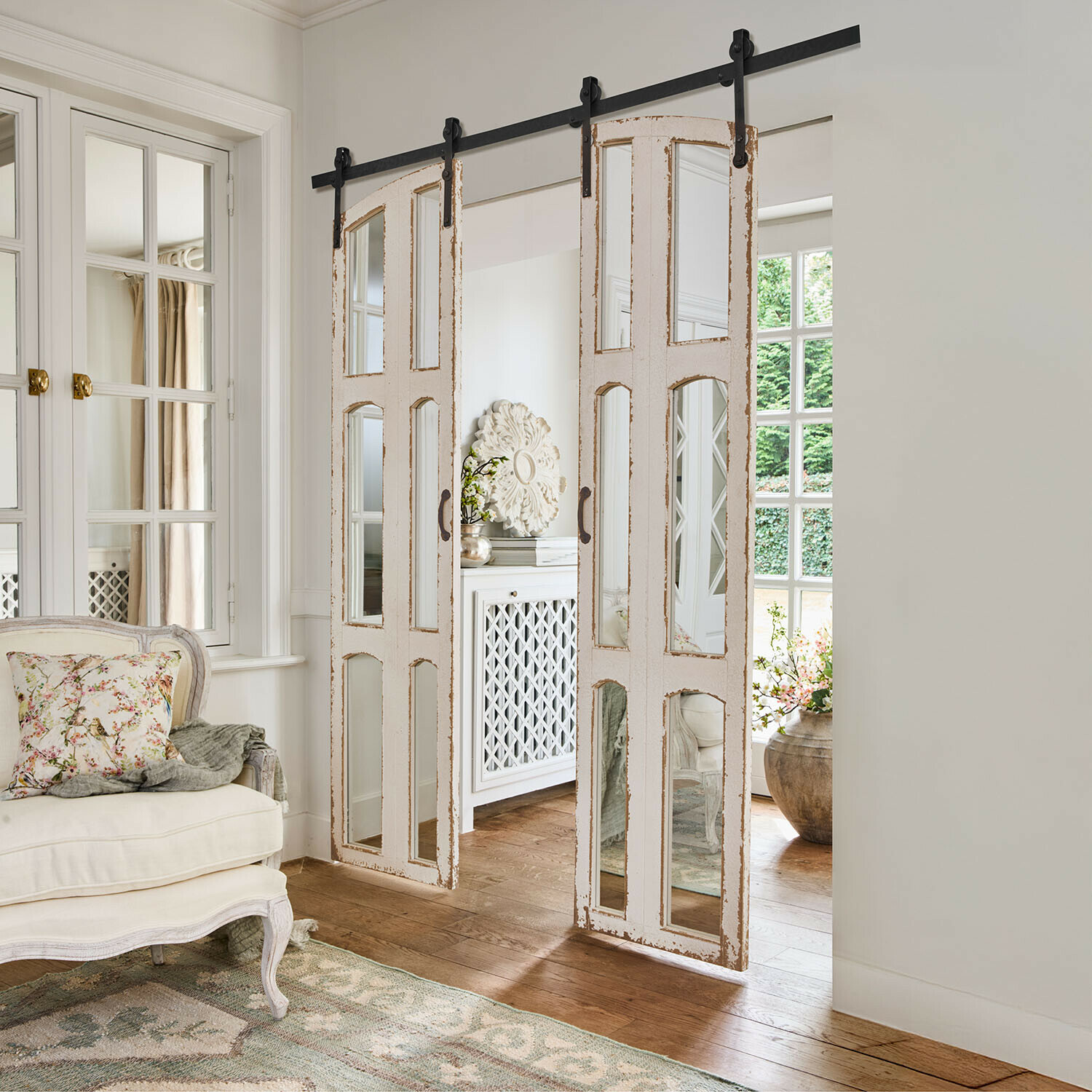 Puerta corredera doble Chantivaux Puerta corredera con espejo estilo vintage, blanca con marco envejecido, decoración interior