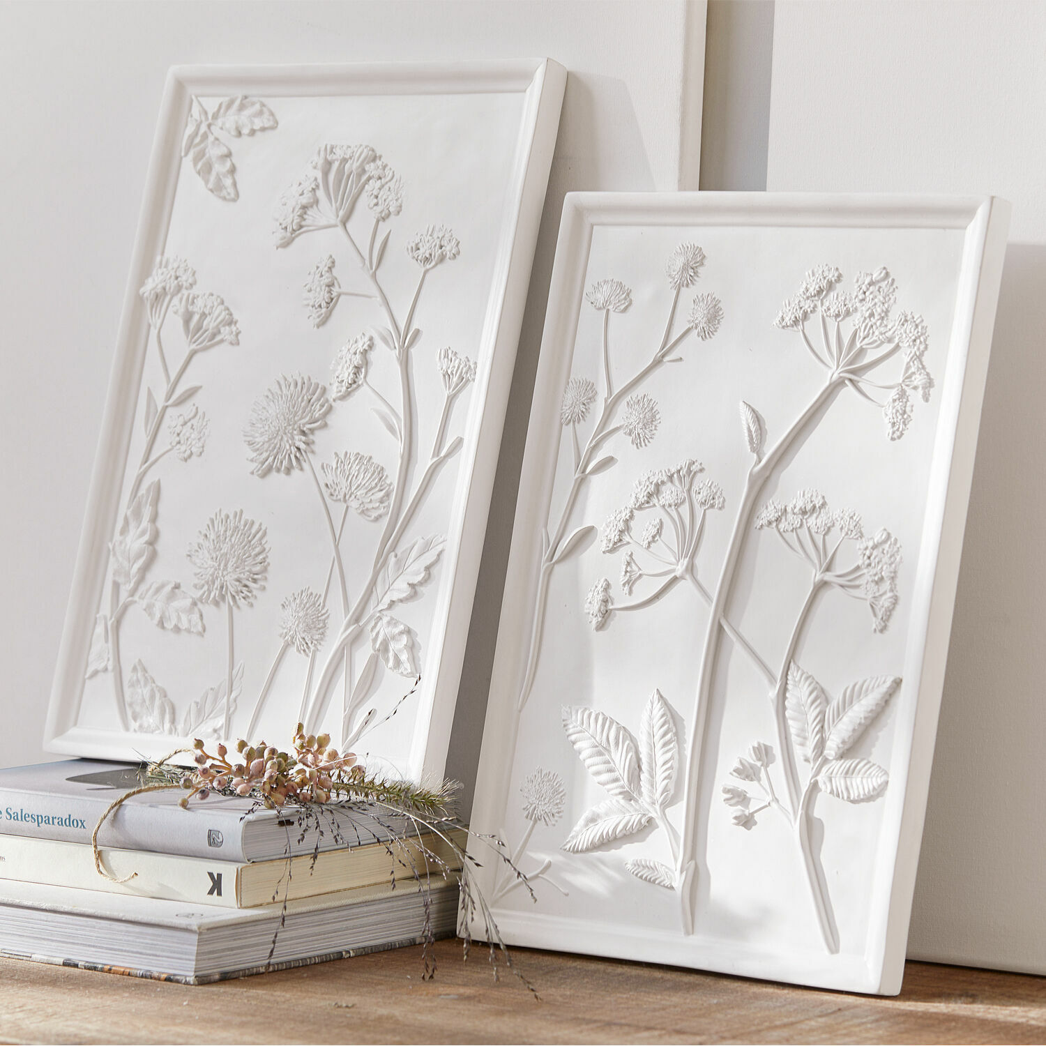 Set de 2 cuadros Carrefour Paneles de pared de cerámica blanca con relieve de plantas, decoración natural para interiores