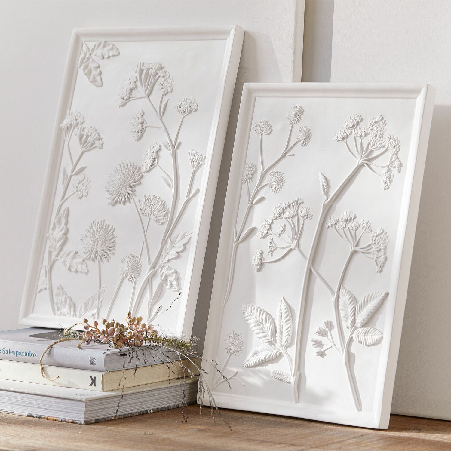 Set de 2 cuadros Carrefour Paneles de pared de cerámica blanca con relieve de plantas, decoración natural para interiores