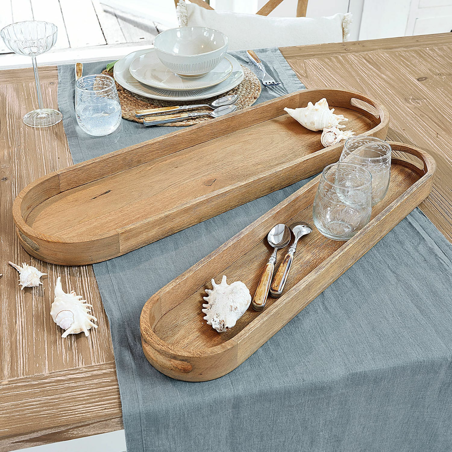 Set de 2 bandejas Zephyria Bandejas alargadas de madera natural clara con asas para decoración de mesa elegante