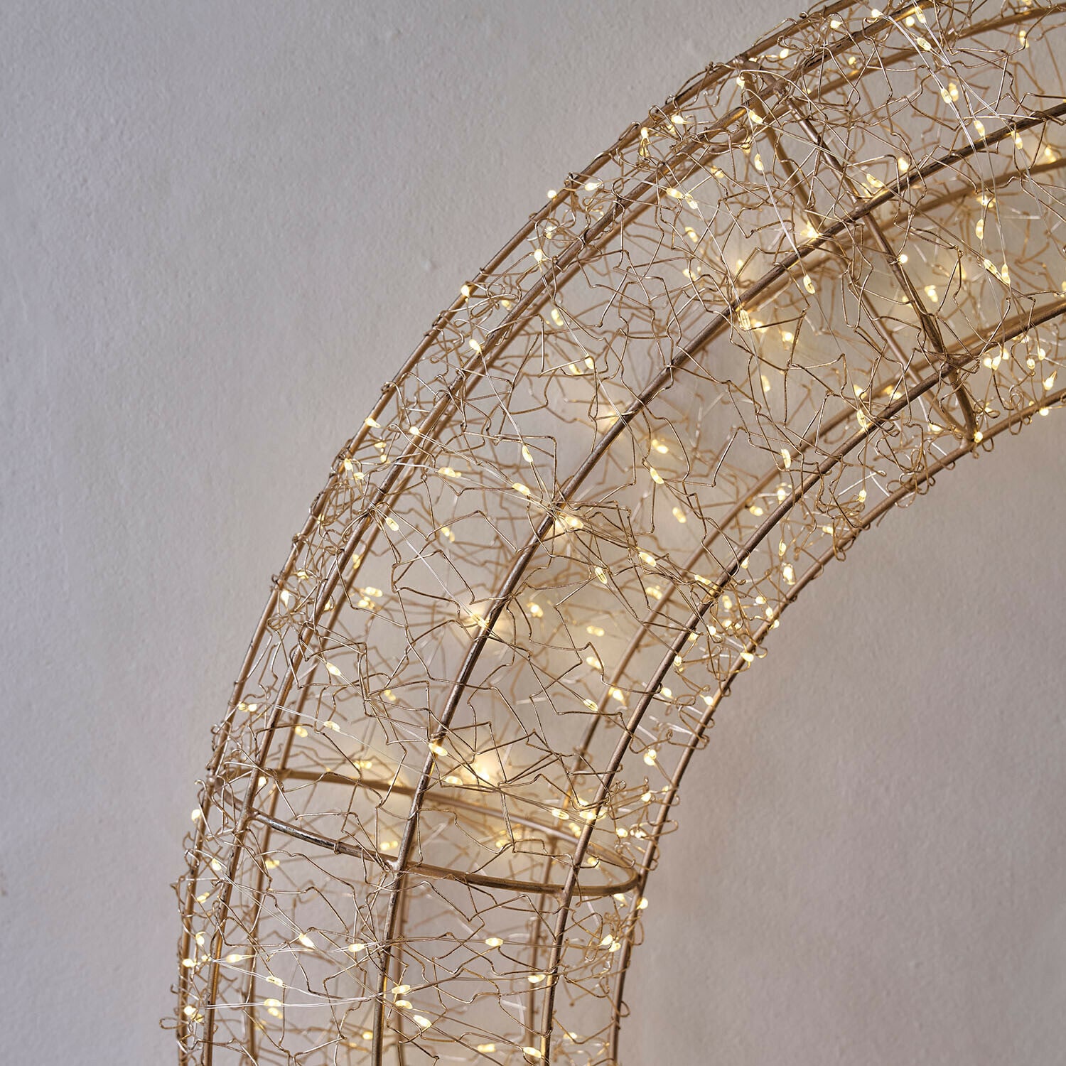 Corona LED Raviyah